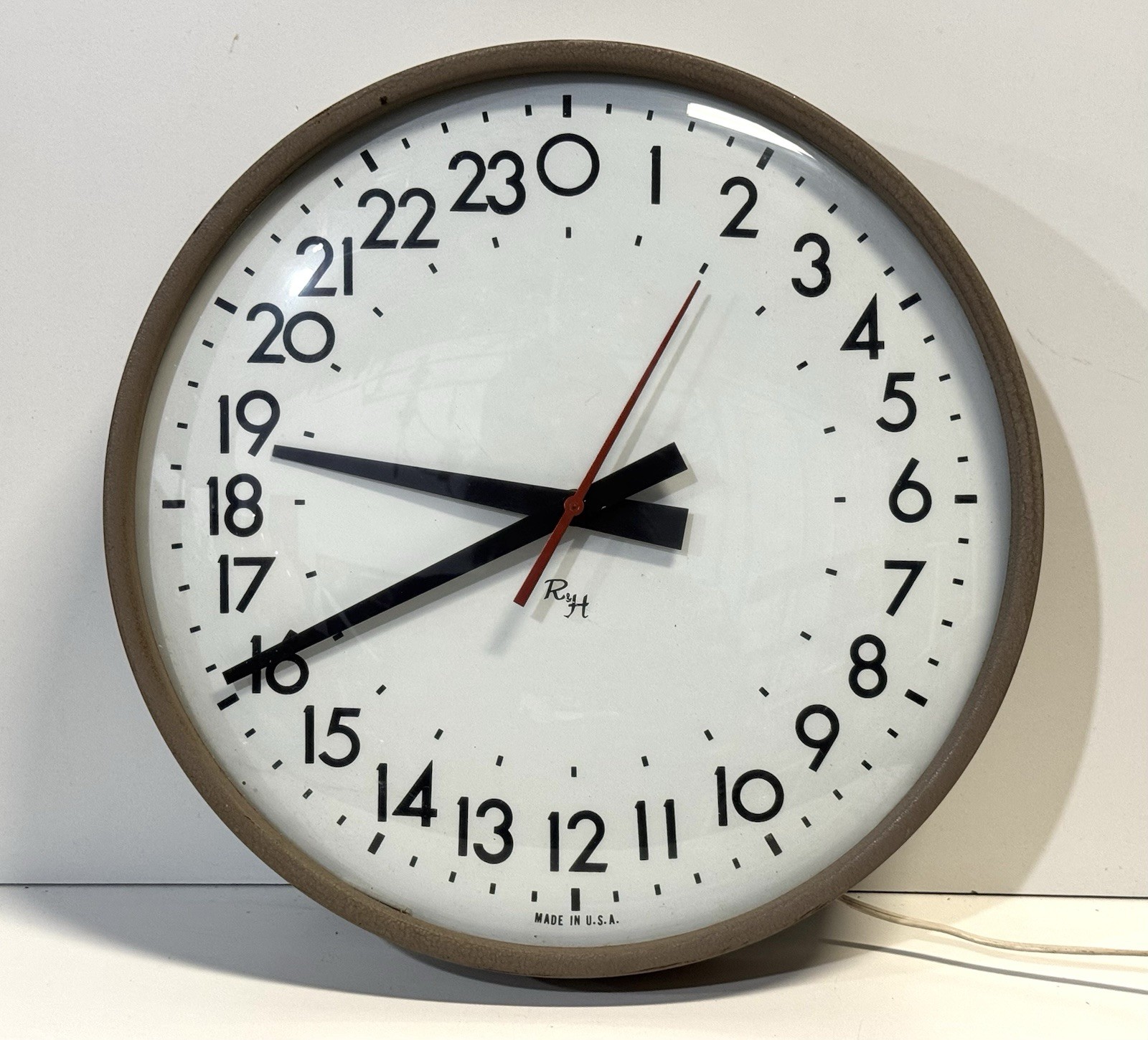 Vintage Military Time 24 Hour Electric Wall Clock Vintage Military Time 24 Hour Electric Wall Clock