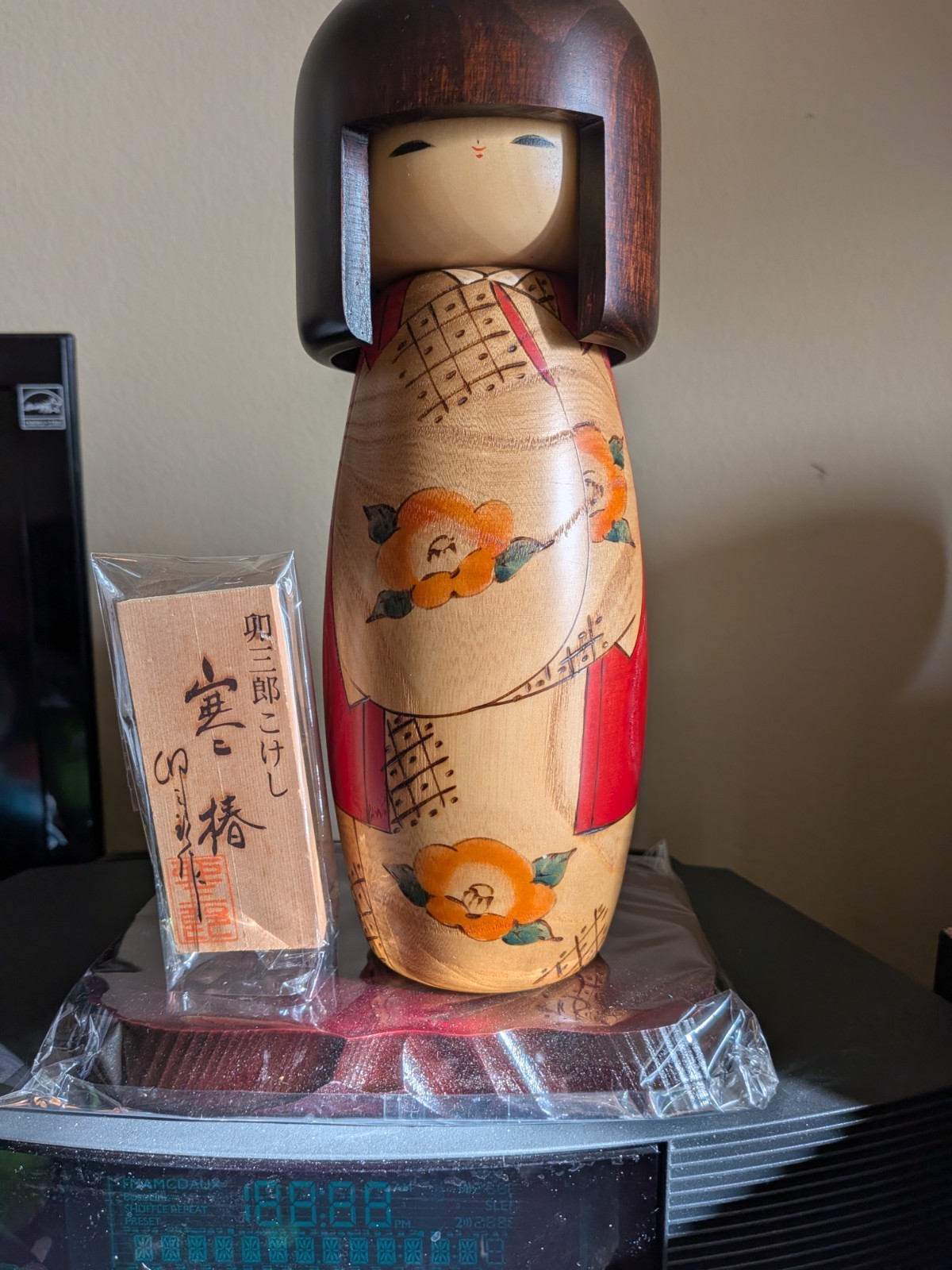 Vintage Creative Sosaku Kokeshi Winter Camellia byUsaburo 9.5 Vintage Creative Sosaku Kokeshi Winter Camellia byUsaburo 9.5