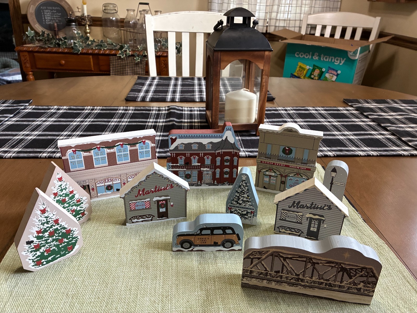 11 pc Cat's Meow Village It's a Wonderful Life Bedford Falls-Mixed Sets-READ 11 pc Cat's Meow Village It's a Wonderful Life Bedford Falls-Mixed Sets-READ