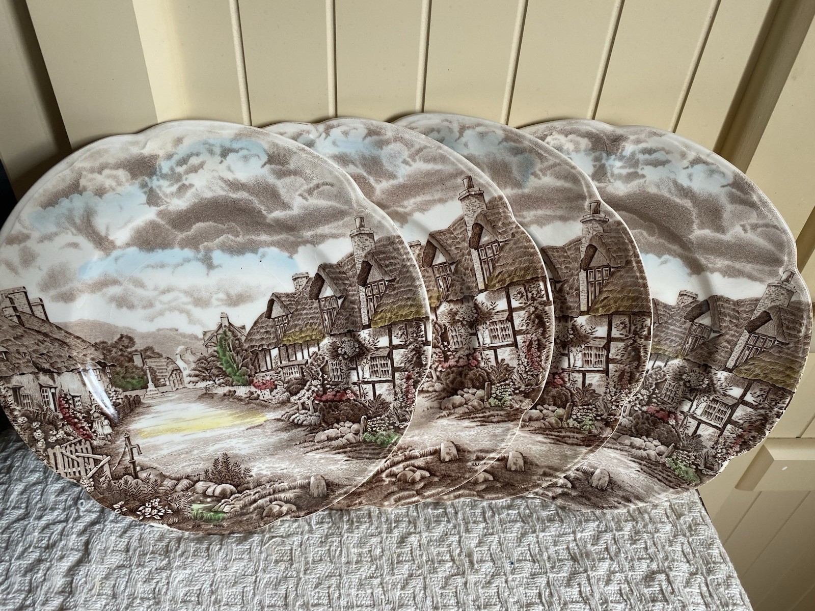VTG OLDE ENGLISH COUNTRYSIDE Dinner Plates Set Of 4 Johnson Bros England 10”