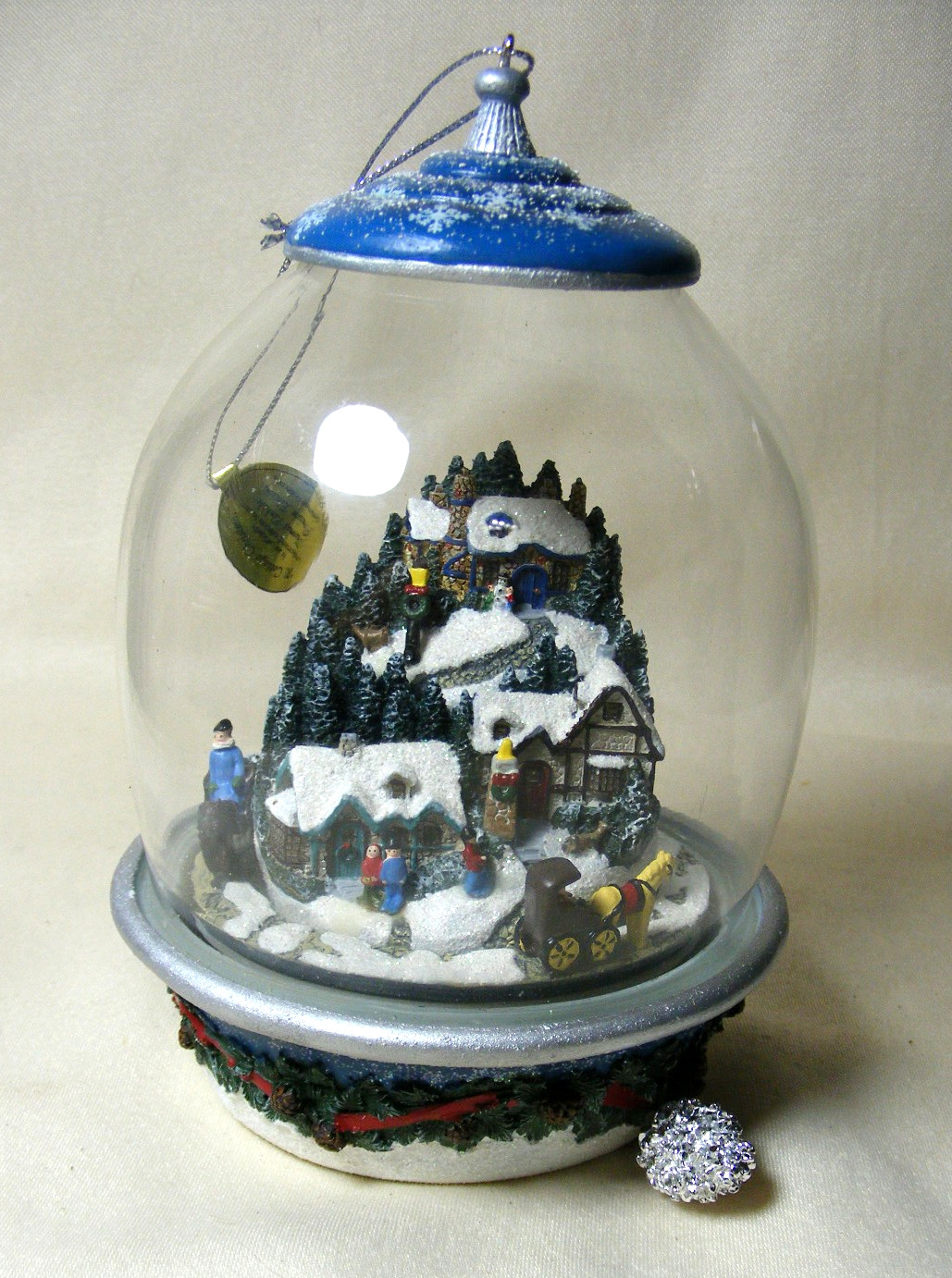 2008 Thomas Kinkade A Cottage Christmas Animated Lighted Ornament