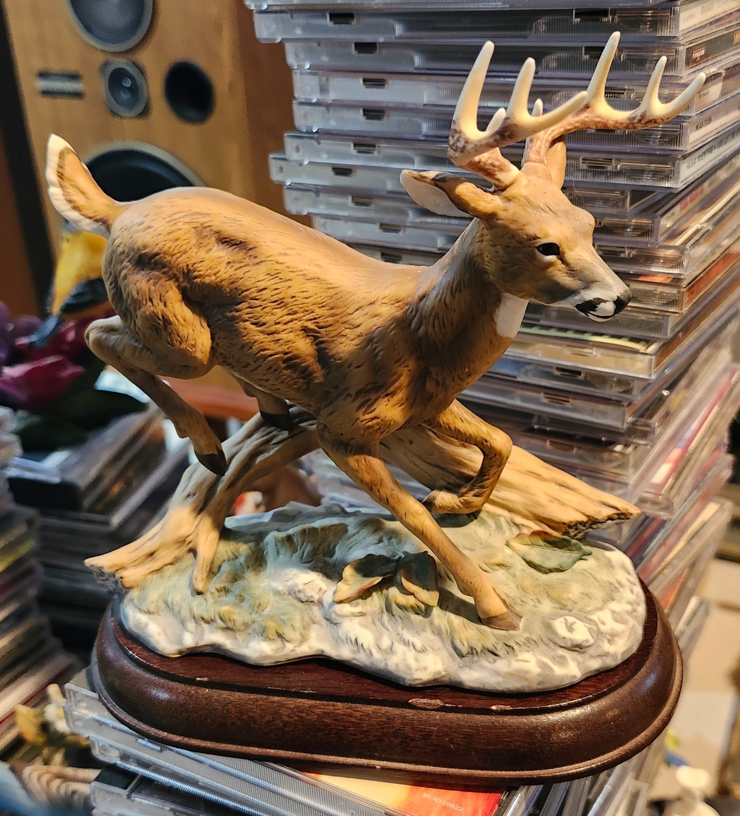 HOMCO Masterpiece Porcelain White Tail Buck Deer Sculpture Figurine 1986 w/Base