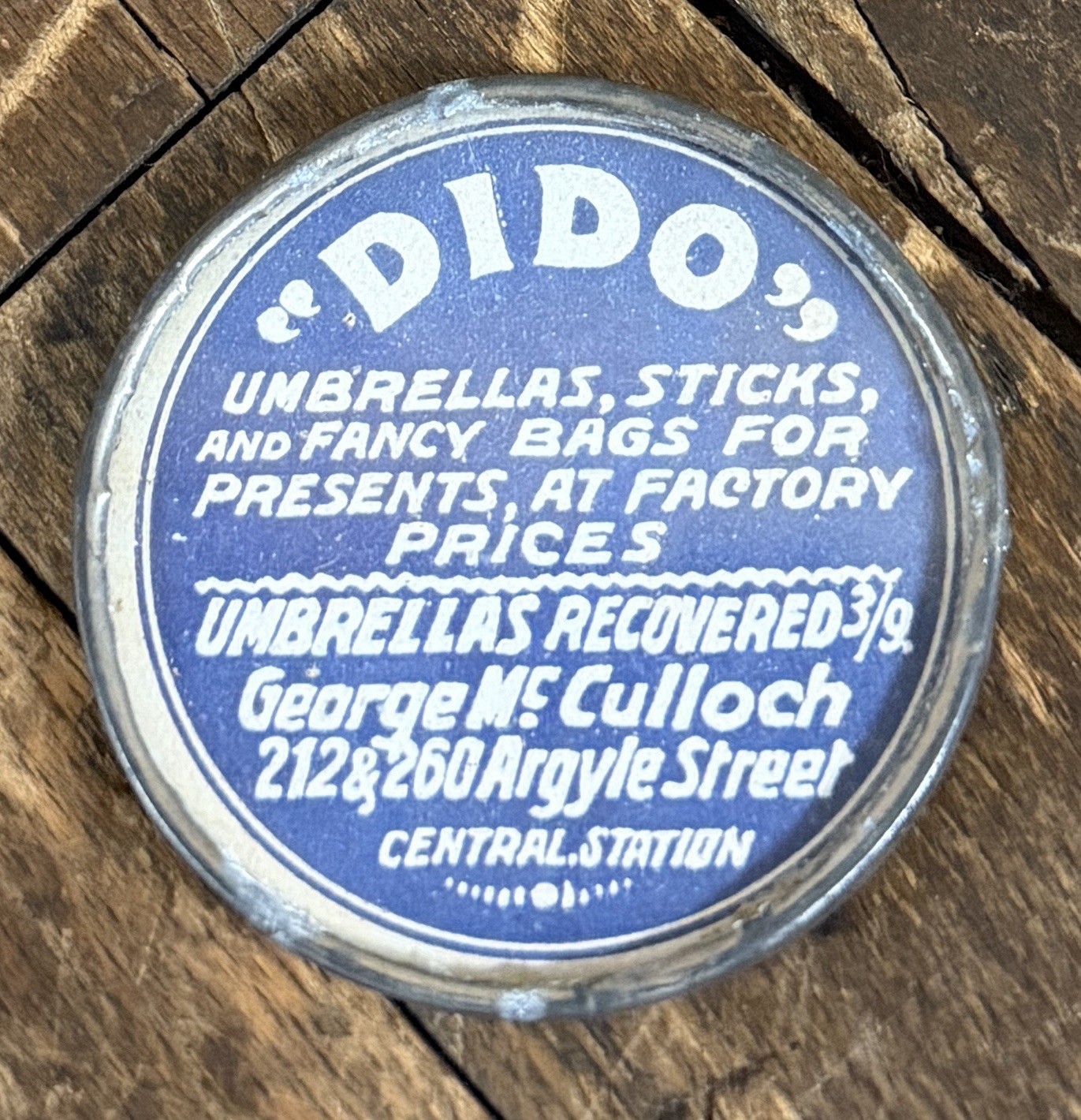 ANTIQUE C. 1890 DIDO UMBRELLAS FANCY BAGS POCKET MIRROR SIGN CENTRAL STATION HTF ANTIQUE C. 1890 DIDO UMBRELLAS FANCY BAGS POCKET MIRROR SIGN CENTRAL STATION HTF