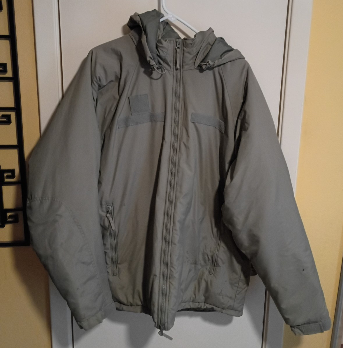 Extreme cold weather parka military GEN III ISSUED NEEDS REPAIR SEE PICTURES
