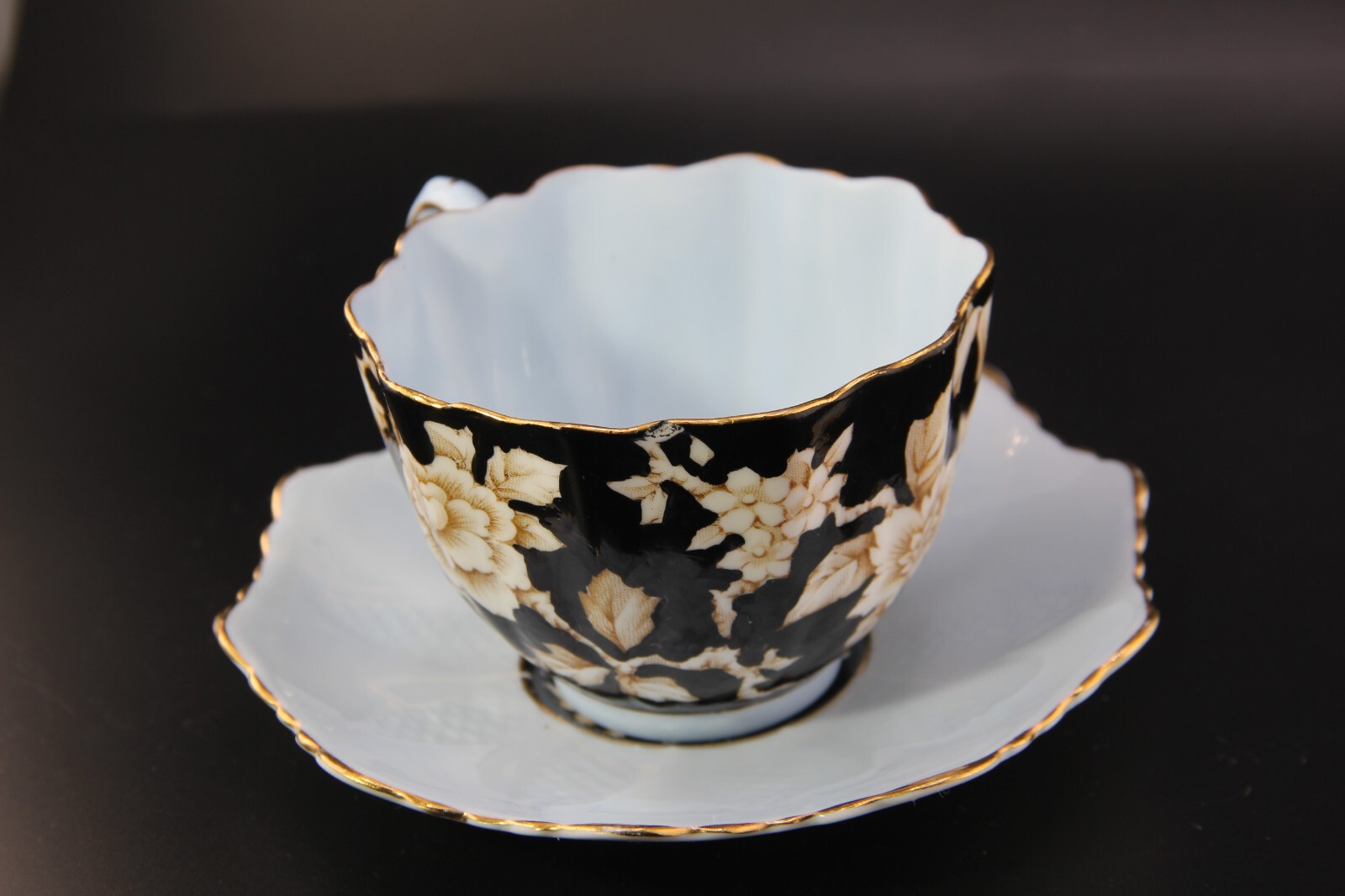 Vintage Paragon Double Warrant Appointment Tea Cup & Saucer Wild Rose Blue Black Vintage Paragon Double Warrant Appointment Tea Cup & Saucer Wild Rose Blue Black