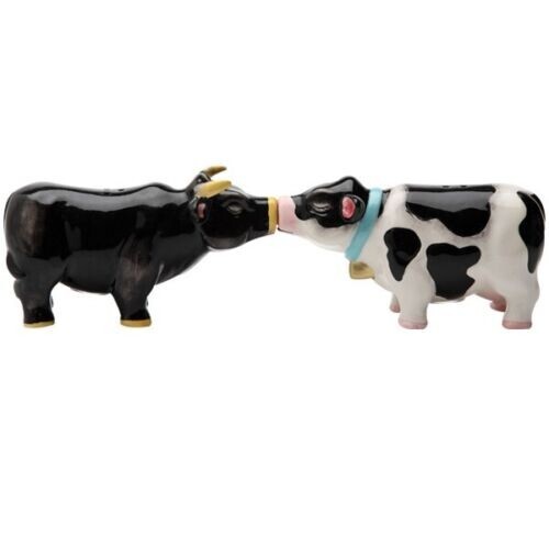 PT Kissing Cattle Bull & Cow Salt and Pepper Shakers Set PT Kissing Cattle Bull & Cow Salt and Pepper Shakers Set