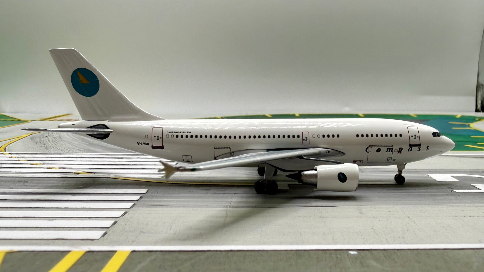 Aeroclassics 1:400 Compass A310-200 VH-YMI