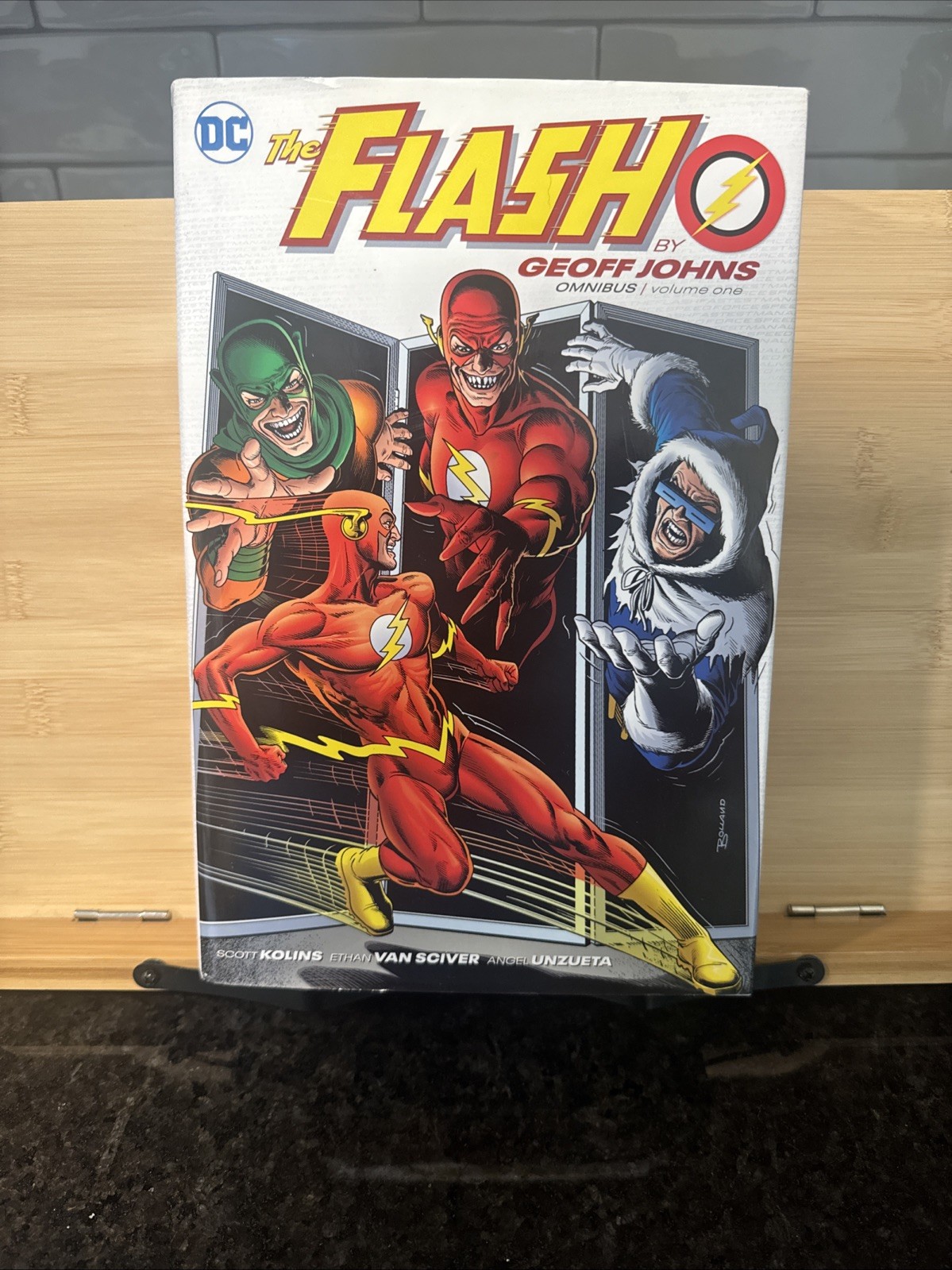 The Flash by Geoff Johns Omnibus #1 (DC Comics 2019 February 2020) The Flash by Geoff Johns Omnibus #1 (DC Comics 2019 February 2020)
