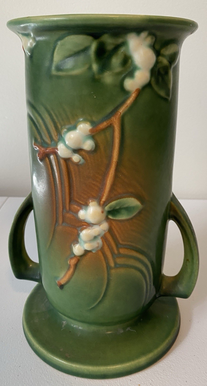 VTG Art Deco Roseville USA Snowberry Green Art 9” H Pottery Vase # 1V1-9 VTG Art Deco Roseville USA Snowberry Green Art 9” H Pottery Vase # 1V1-9