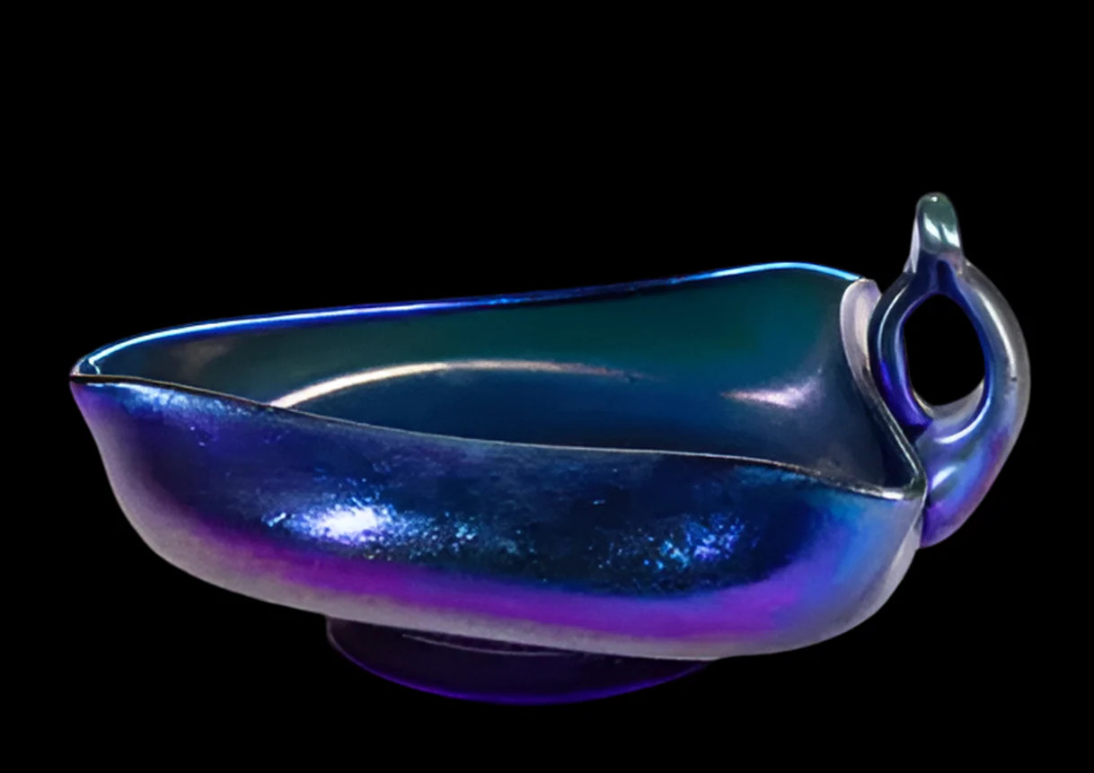 TIFFANY STUDIOS BLUE IRIDESCENT ART GLASS HANDLED NAPPY TIFFANY STUDIOS BLUE IRIDESCENT ART GLASS HANDLED NAPPY