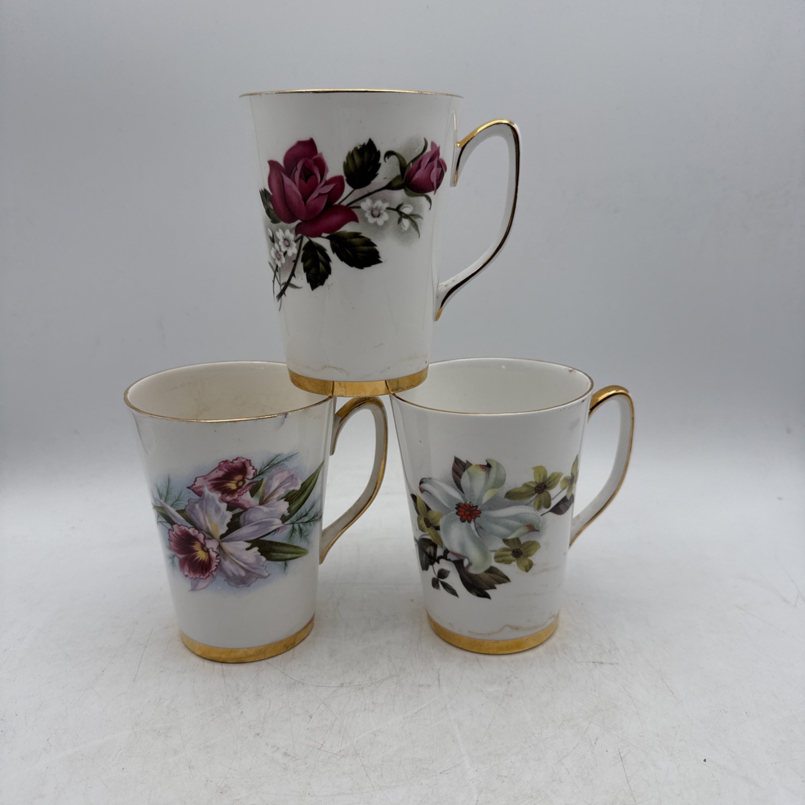 Vintage Royal Victoria Fine Bone China Floral Mugs England Set Of 3 READ Vintage Royal Victoria Fine Bone China Floral Mugs England Set Of 3 READ