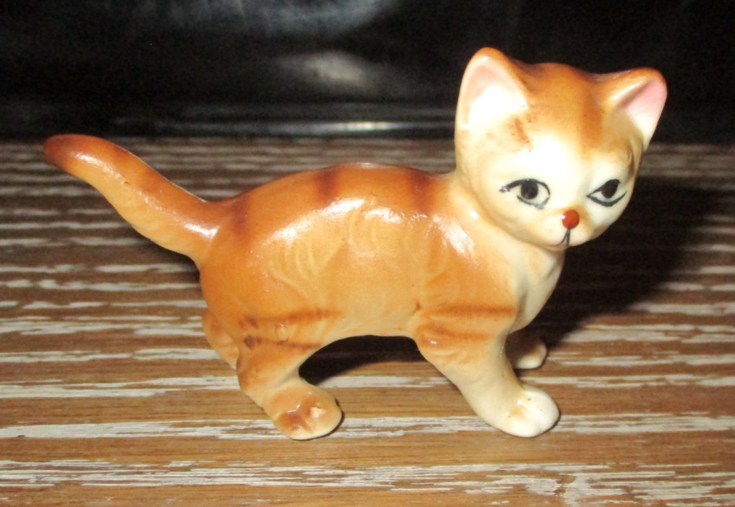Vintage Cat Kitten Orange White Tabby Figurine MINI JAPAN Bone China w/ Label