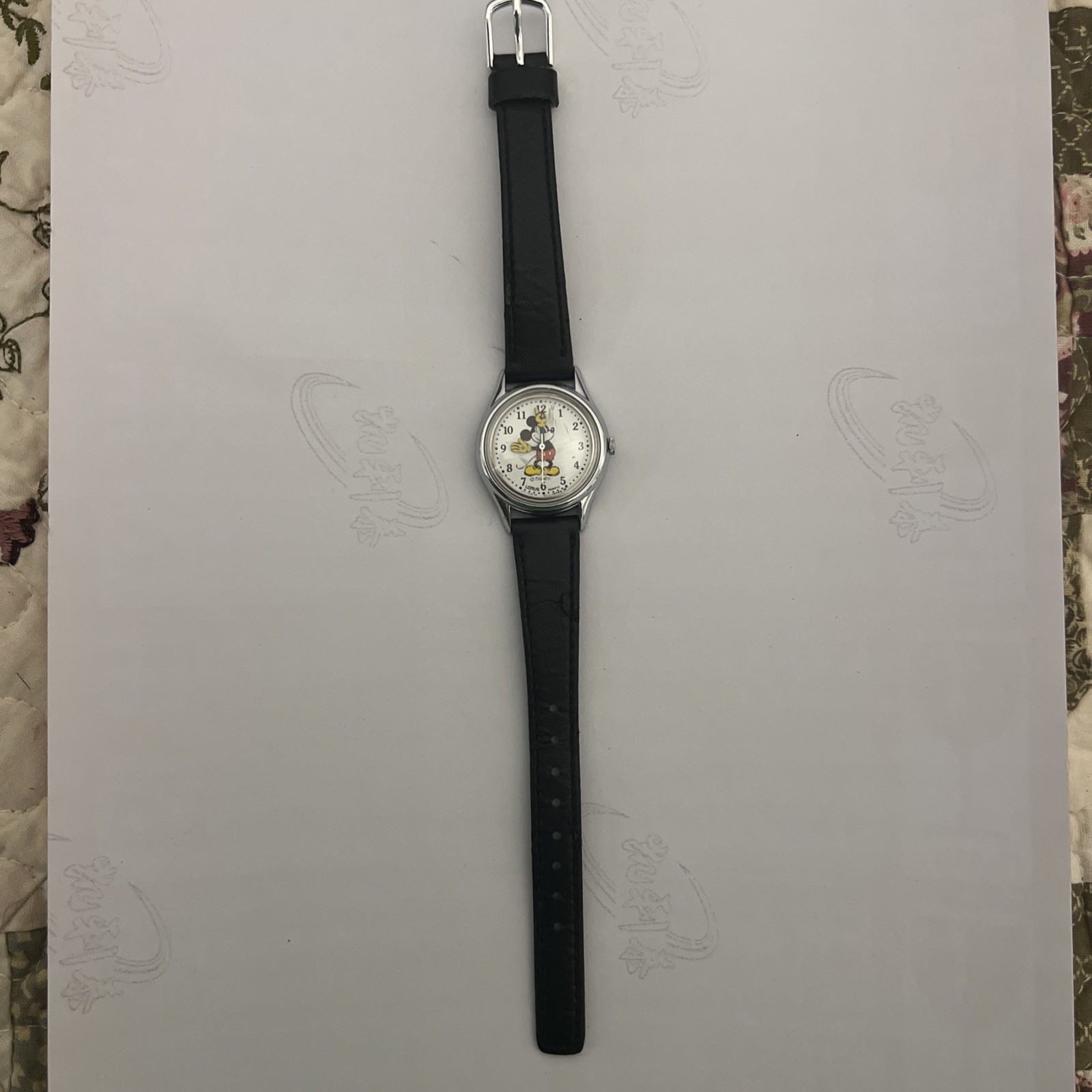 Vintage Classic Lorus Mickey Mouse Watch Needs Battery 
