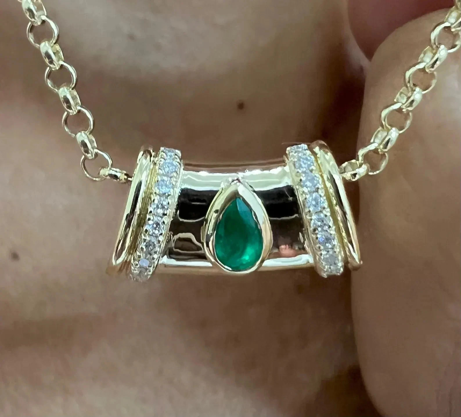 Exquisite Emerald with Diamond Pendant 18\