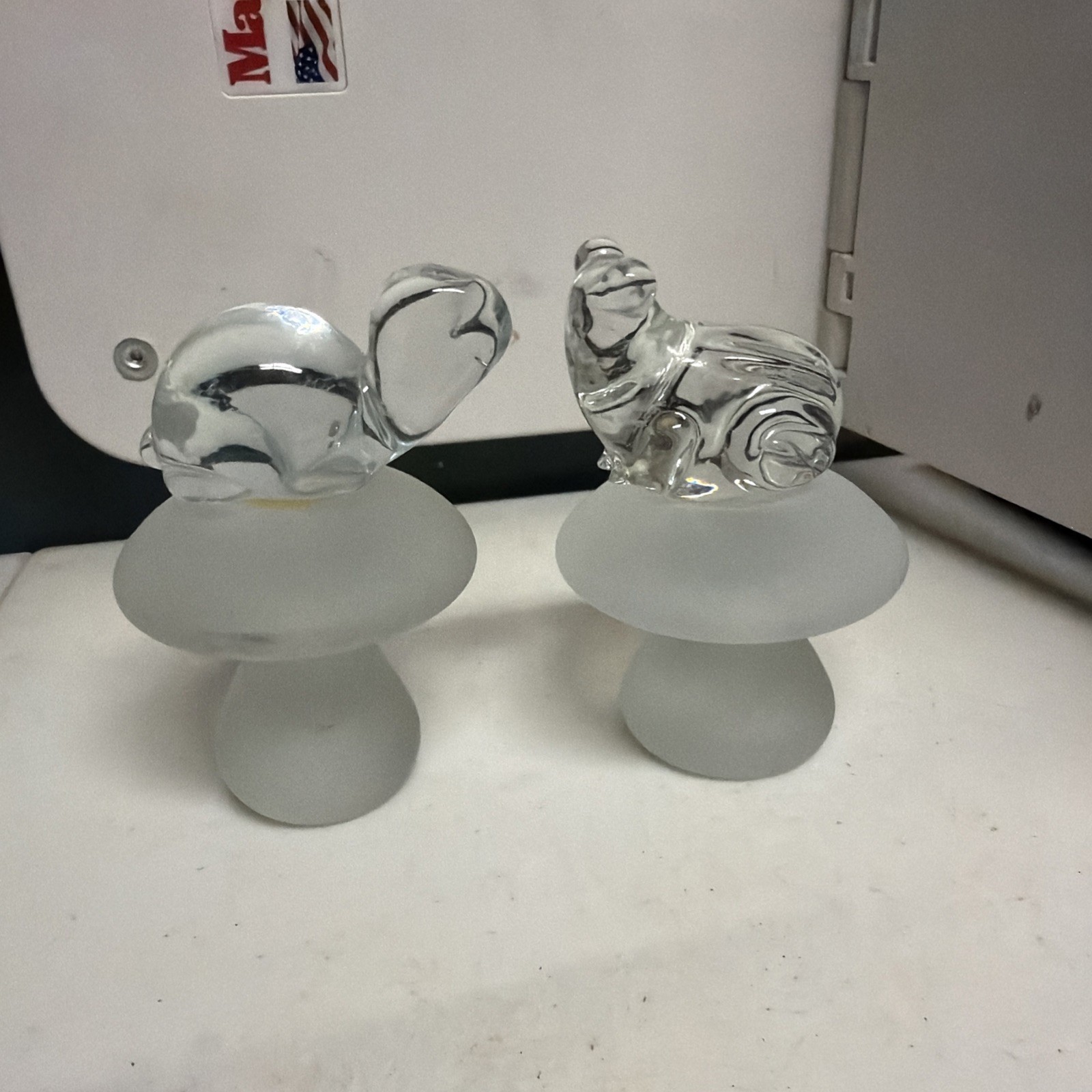 VTG GLASS TURTLE on MUSHROOM Frosted Mushroom. VTH GLASS turtle mushroom 