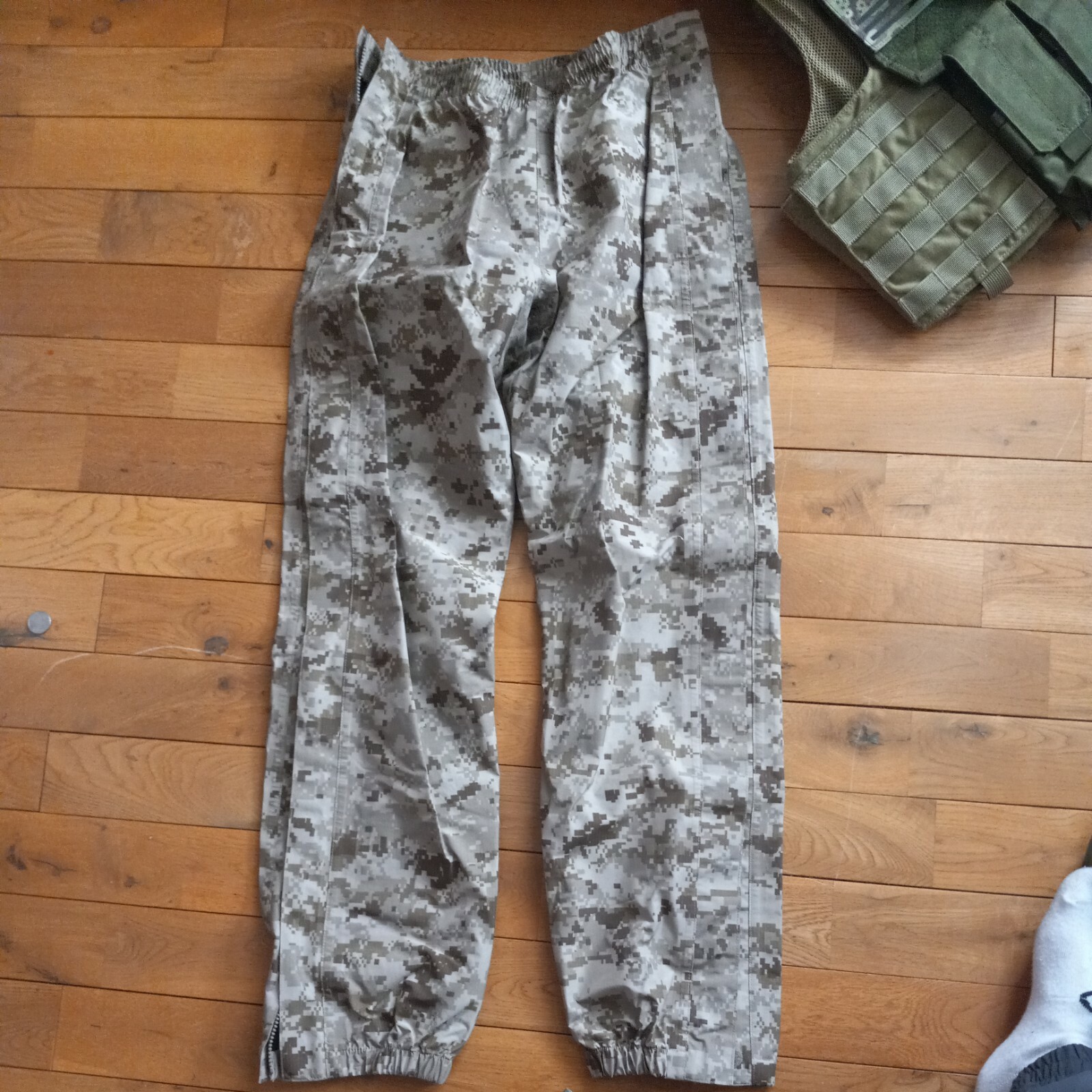 K-L Mfg/BEYOND AOR1 PCU Level 6 Devgru Ultra Light Goretex pants M-R  NSW SWCC 