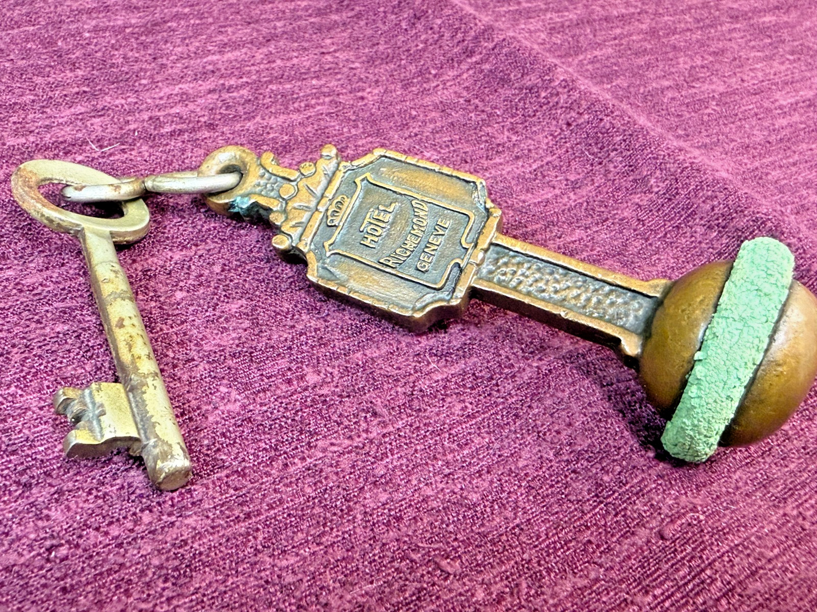 Vintage HOTEL RICHEMOND GENEVA SWITZERLAND Hotel Key & Fob #427 Skeleton Key