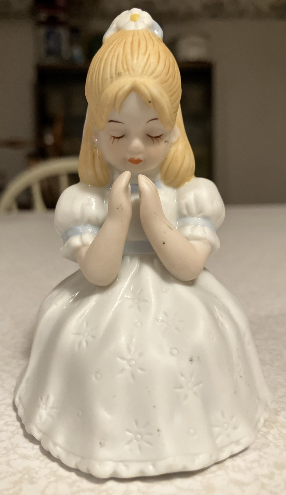 Enesco My first communion Kneeling girl 1987 