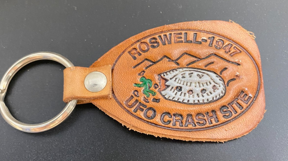 Vintage Roswell NM Alien UFO Crash Site 1947 Leather Keychain Key Ring