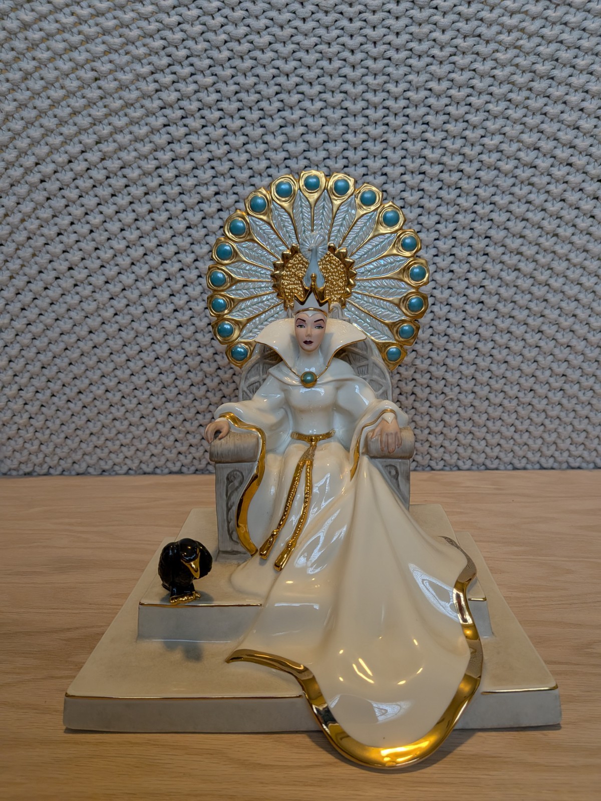 Lenox Court Of The Wicked Queen-Snow White Disney Showcase Collection Excellent