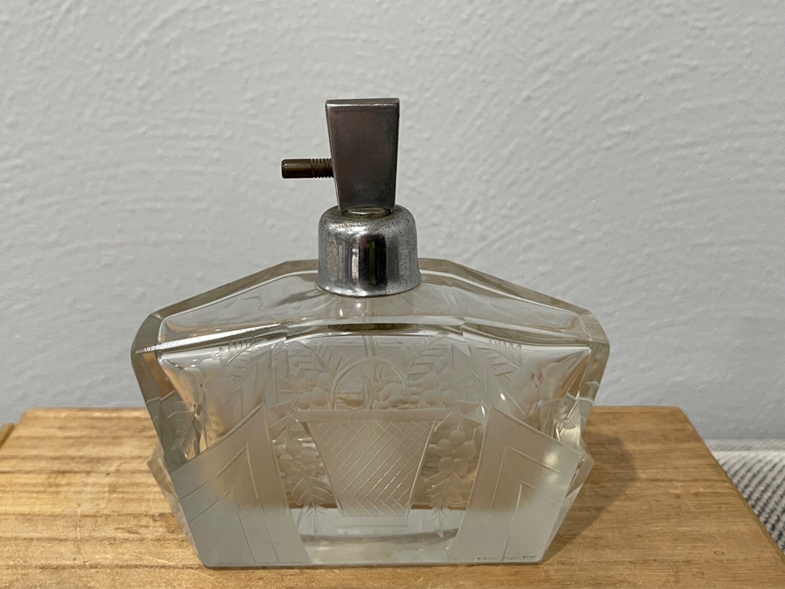 Vintage Antique Possibly Bohemian Etched Glass Perfume Atomizer w/ Floral Design Vintage Antique Possibly Bohemian Etched Glass Perfume Atomizer w/ Floral Design