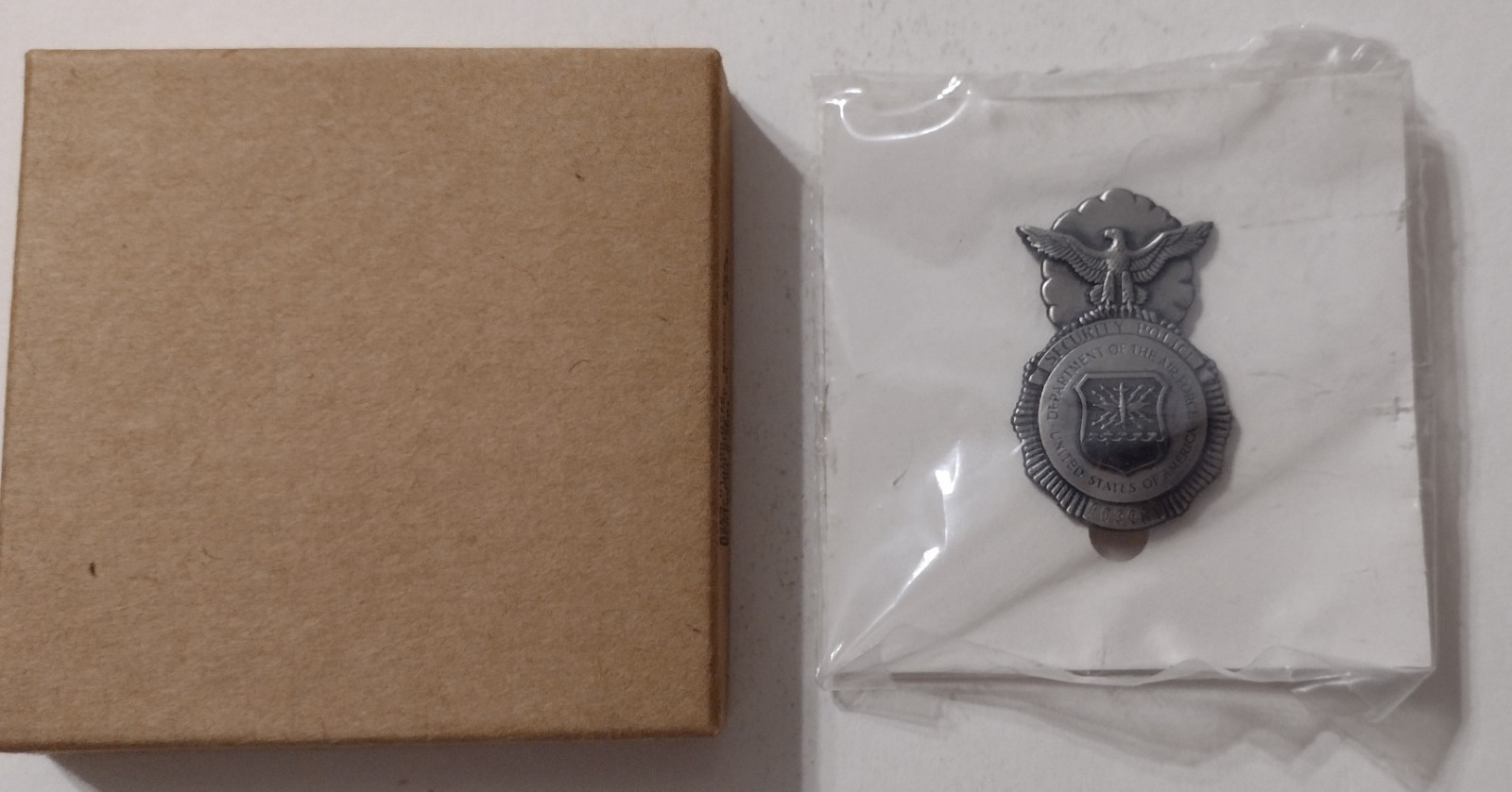USAF SECURITY POLICE MINI-BADGE OBSOLETE SERIAL #A-03480 NEW IN GI PACK 1981