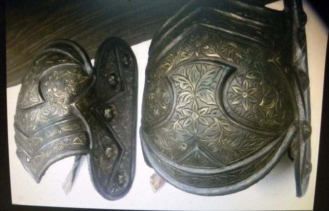 ANTIQUE ARMOR MUSEUM LEVEL PERSIAN STYLE WARRIOR MILITARY KNEE GURADS IRON
