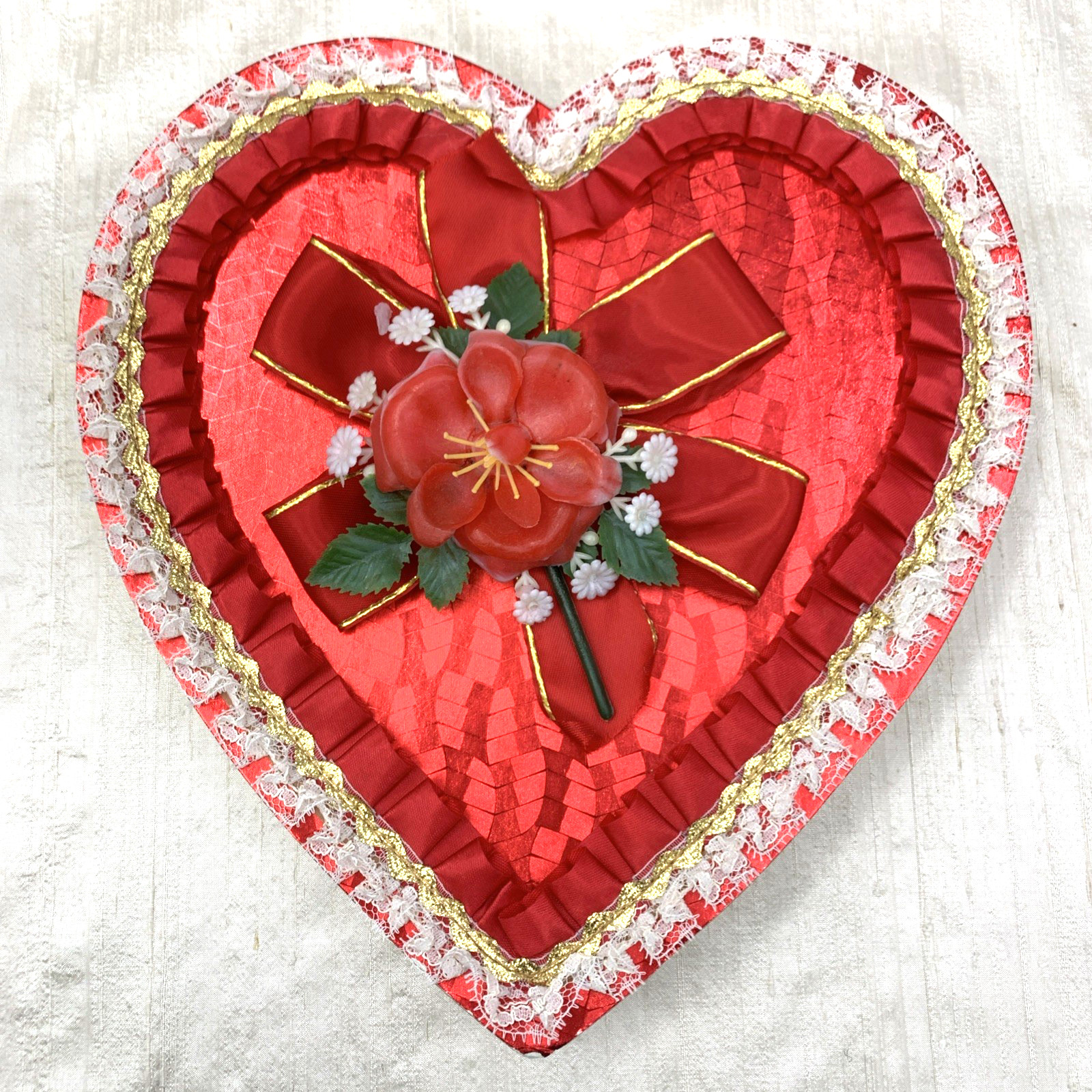 Vintage Brach\'s Valentine\'s Chocolate Heart Box, 10 x 9-1/2\