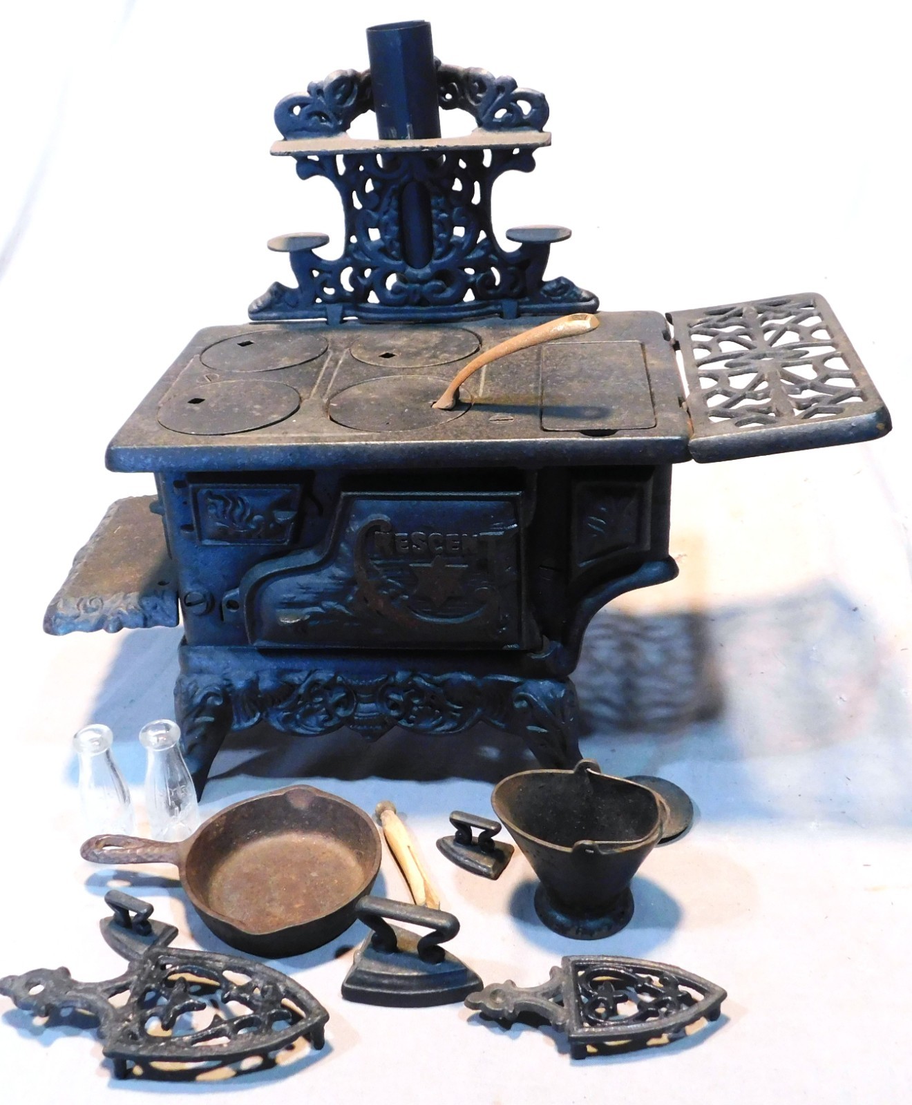 Antique Crescent Cast Iron Miniature Salesman Sample Cook Stove w Accessories