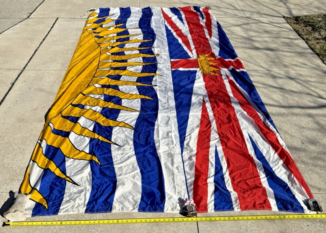 XL British Columbia Canada Rope & Toggle Flag Canadiana Brand 136\