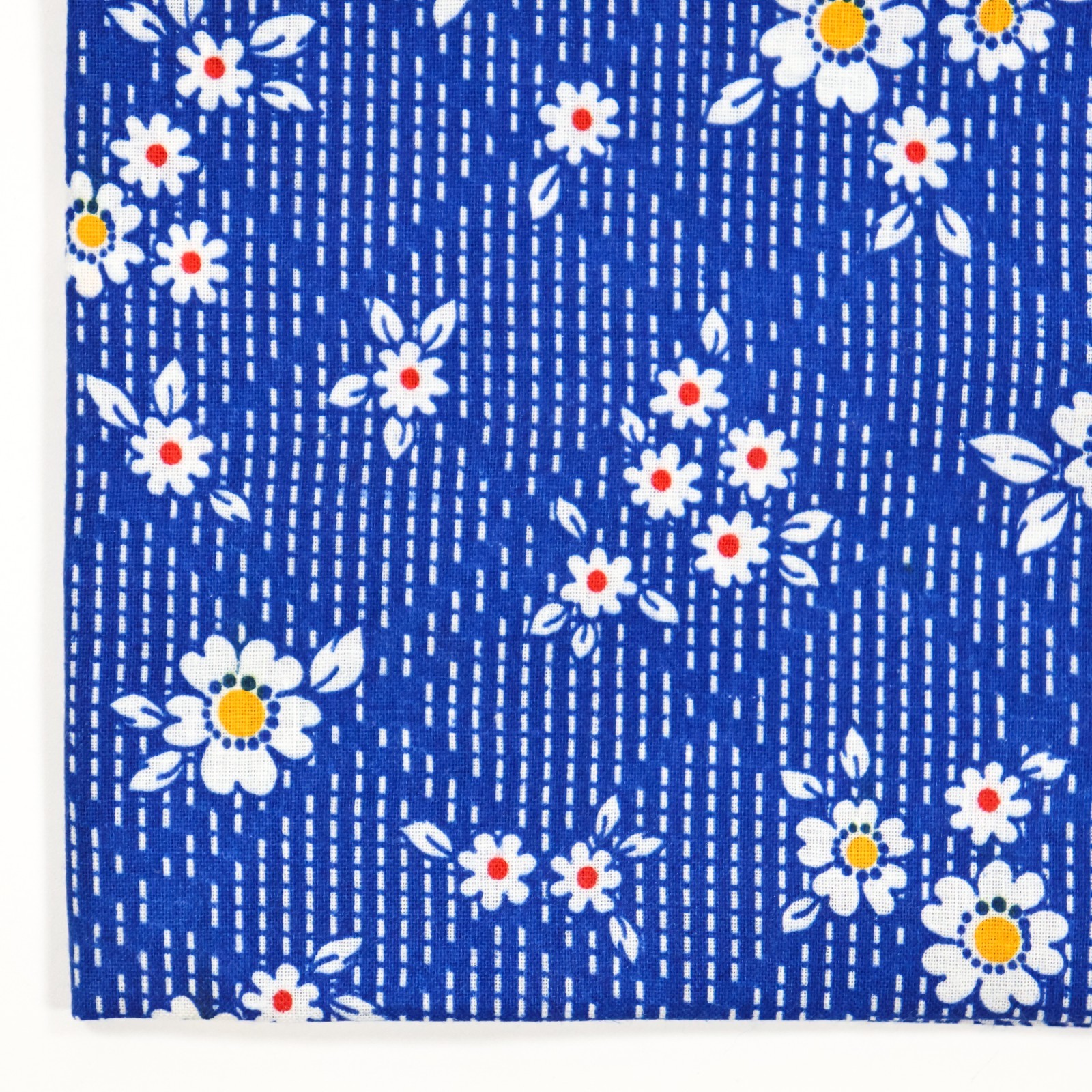 Vintage Feedsack Fabric Old Floursack 1940s White Daisies Blue Flowers 18x20