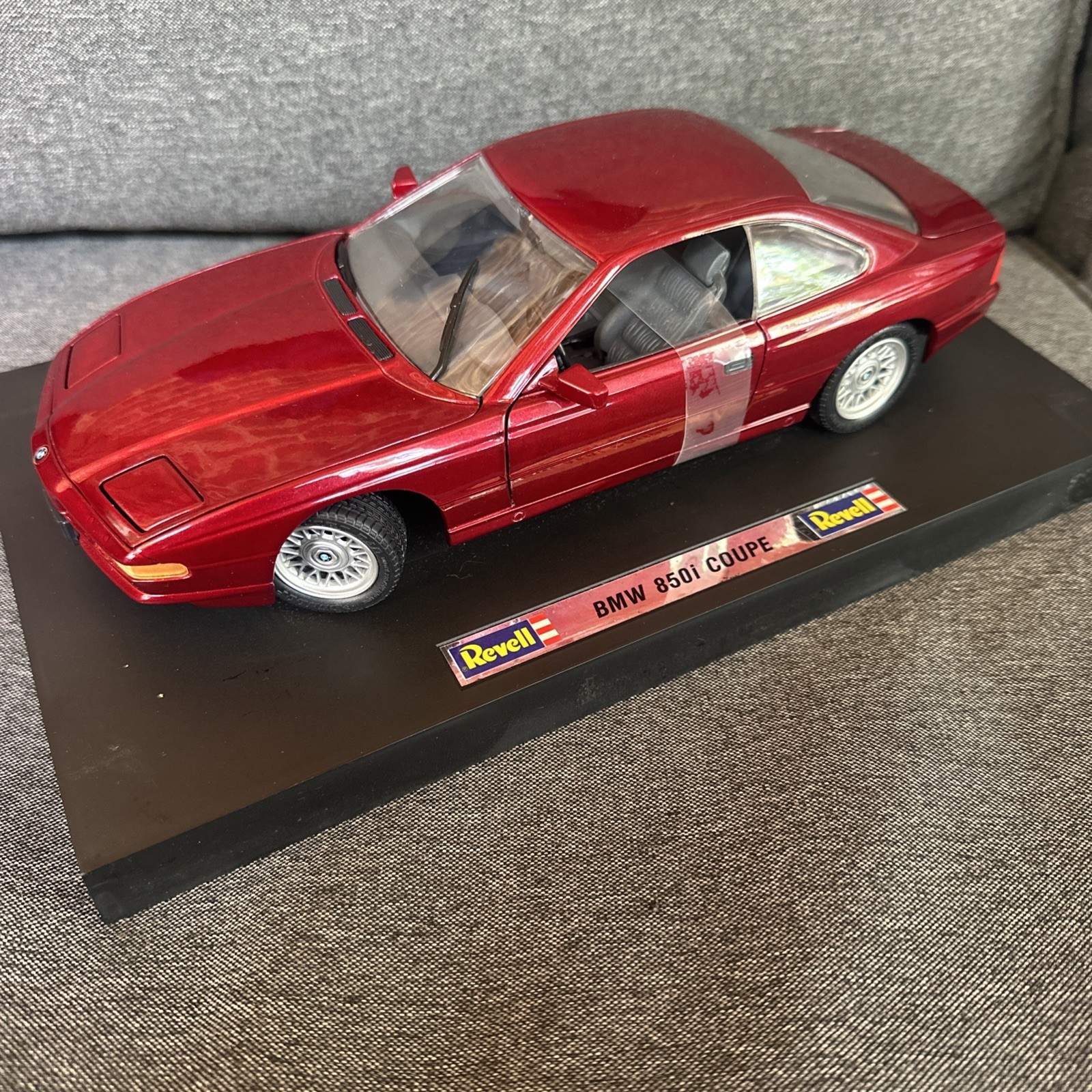 1991 REVELL 8811 Red BMW 850i COUPE Diecast Metal Collectable Car 1:18 NICE