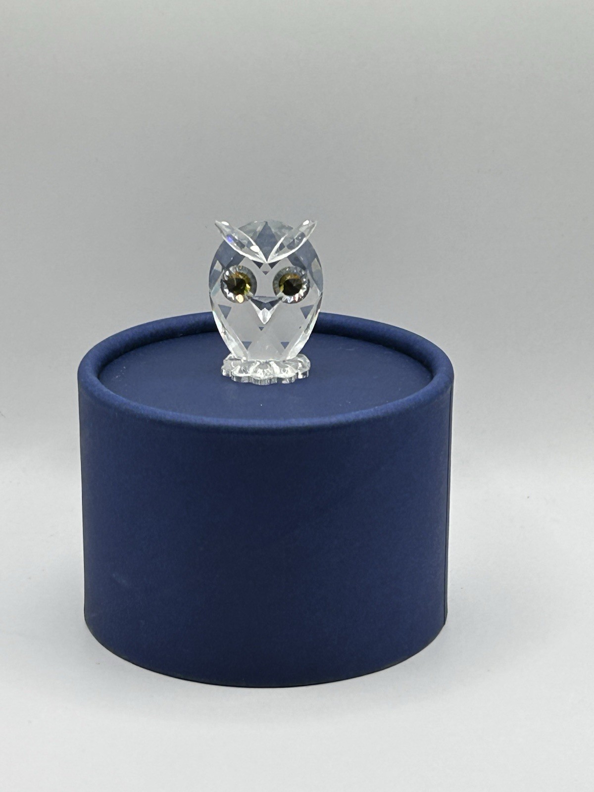 The Vintage Swarovski Crystal Miniature Owl  *RETIRED* 7654 NR 038 000)