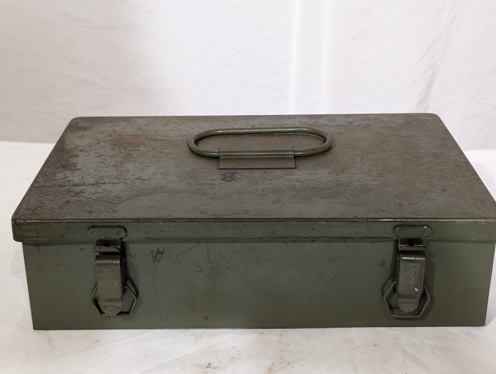 Vintage Olive Drab Steel Parts Box 15 Compartment Felt Lined Lid Swing Latches