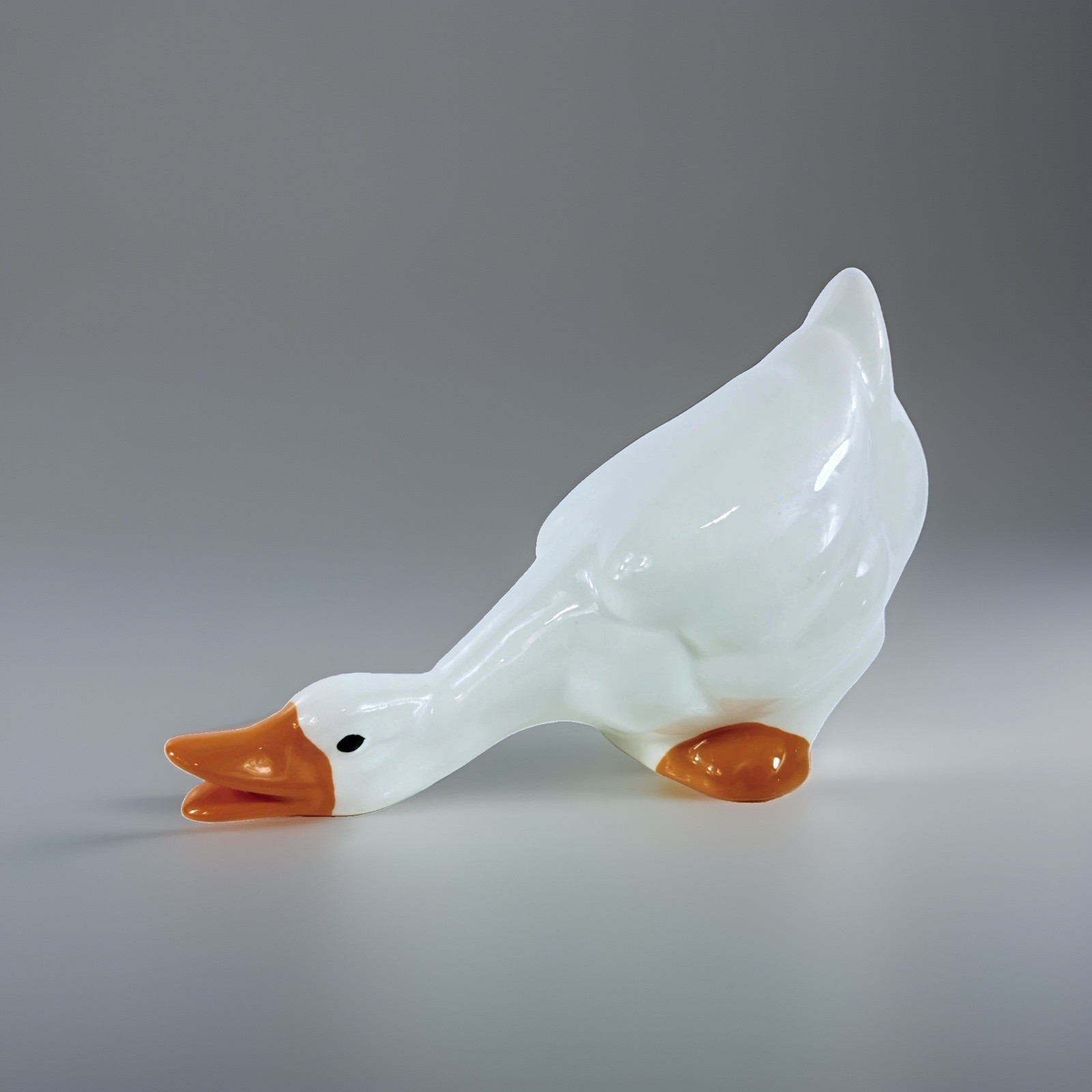 Vintage White Ceramic Goose Figurine Bending Over Duck Statue Cottagcore 80s Vintage White Ceramic Goose Figurine Bending Over Duck Statue Cottagcore 80s