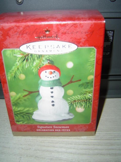 HALLMARK SIGNATURE SNOWMAN 2001 CHRISTMAS KEEPSAKE ORNAMENTS