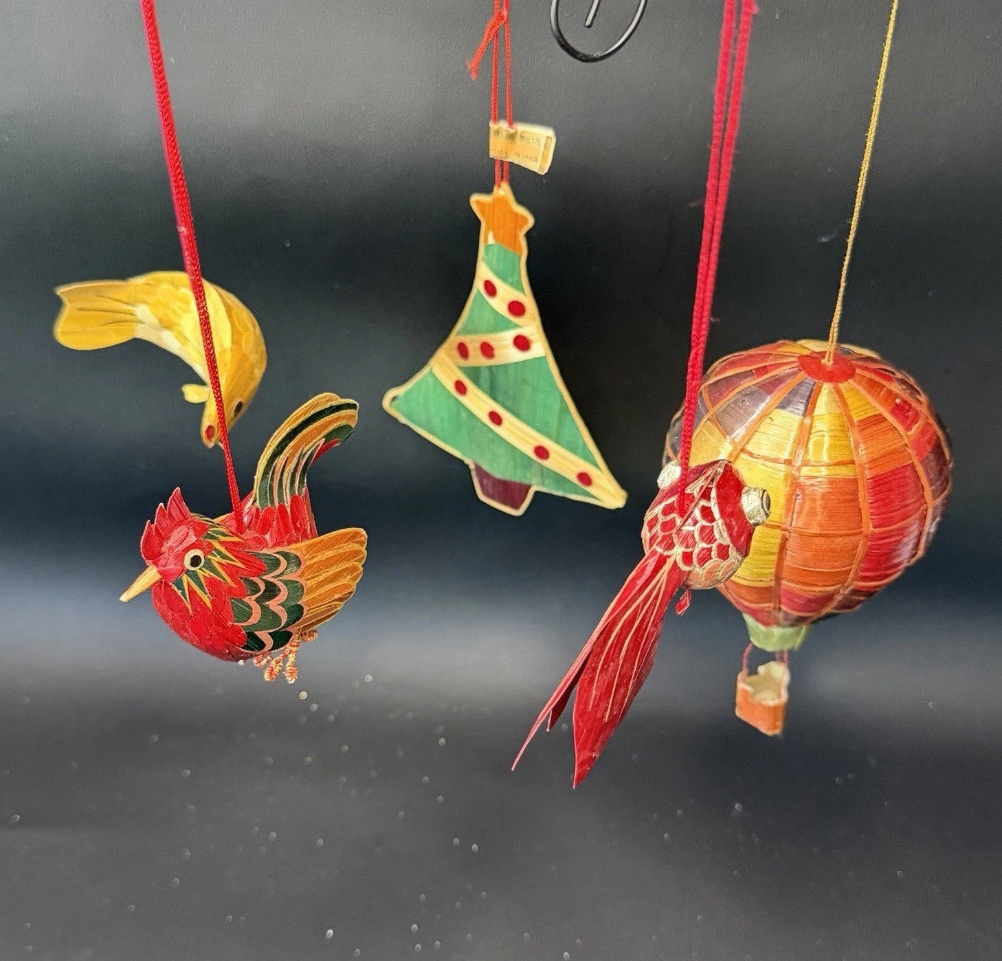 5 Vintage Bamboo Wheat Straw Hanging Ornaments Tree Rooster Hot Air Balloon Fish
