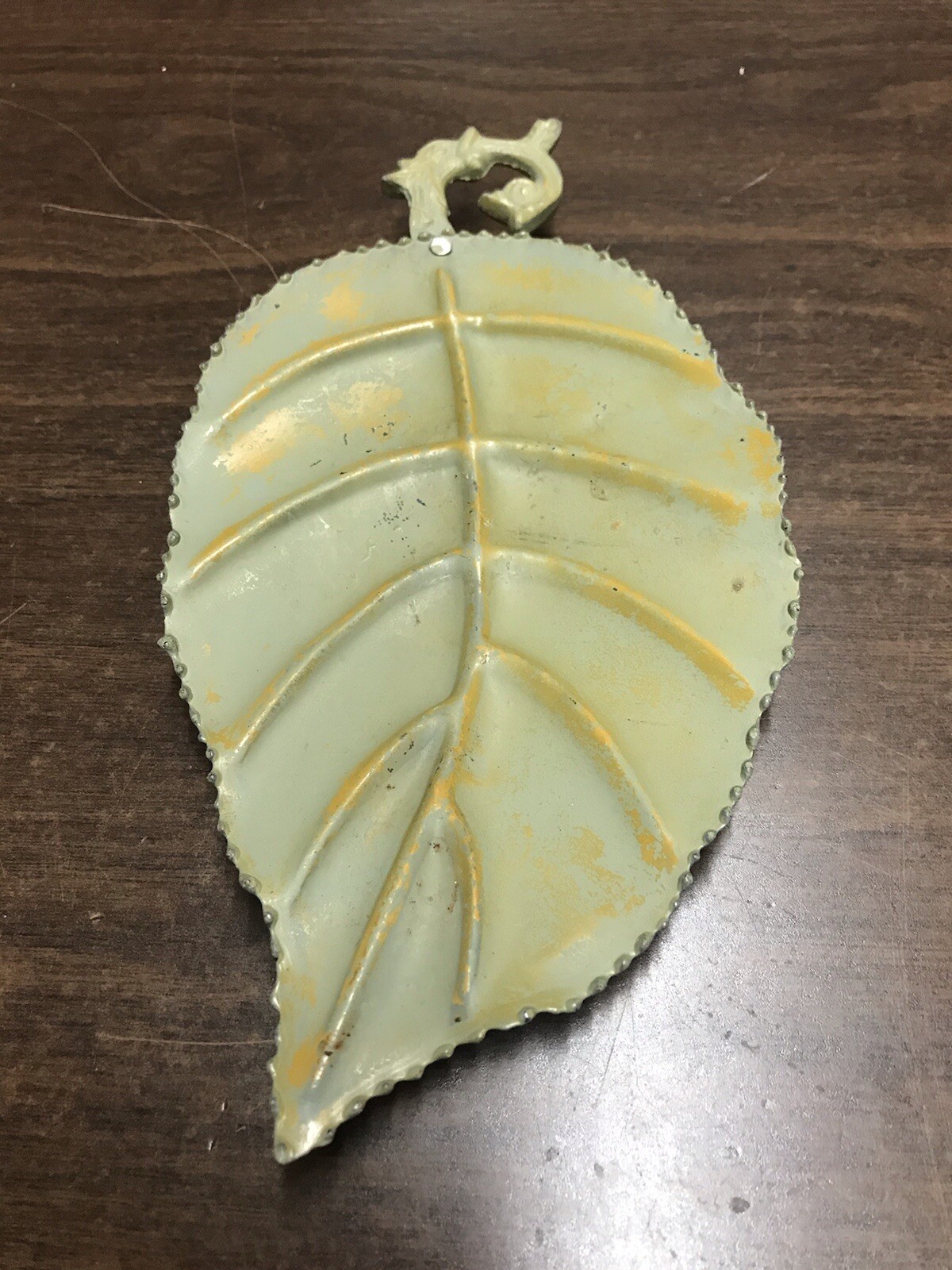 green Floral leaf trivet trinket dish metal Farm Cottage Decor Decorative Plate