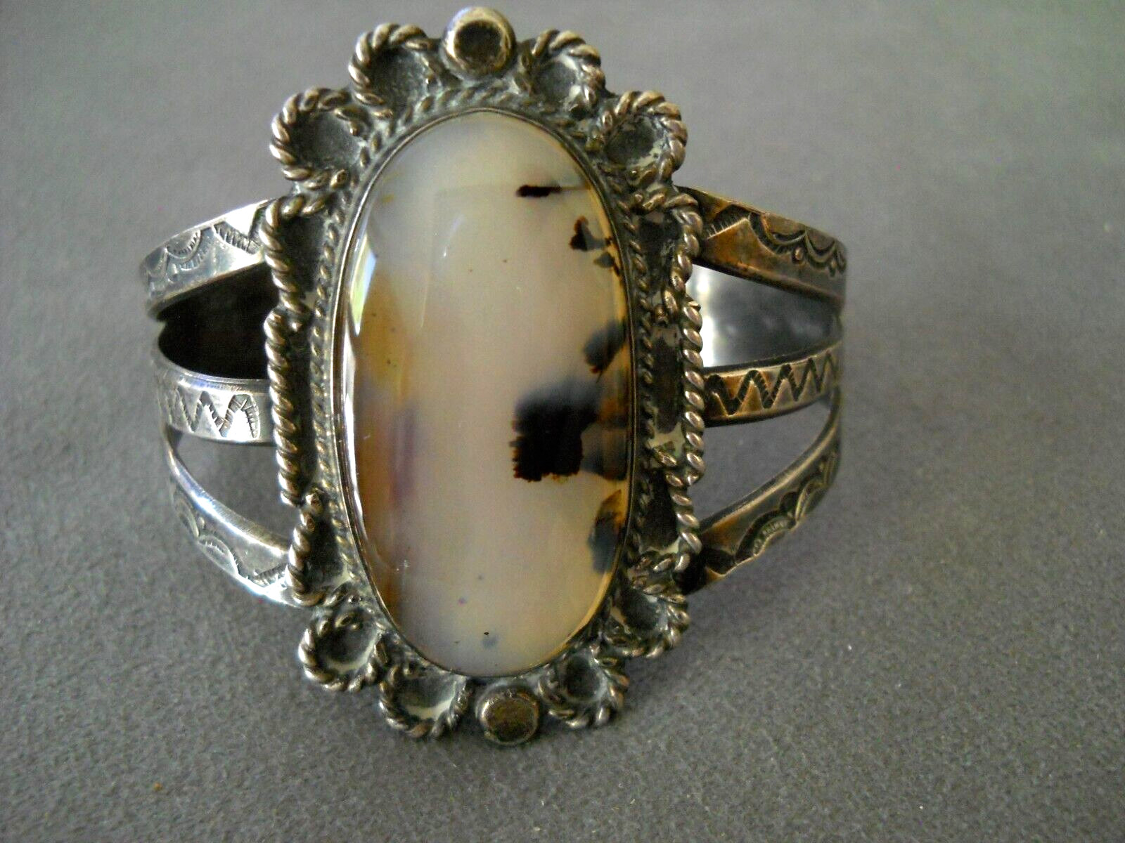 OLD Southwestern Native American Navajo Agate Sterling Silver Stampwork Bracelet