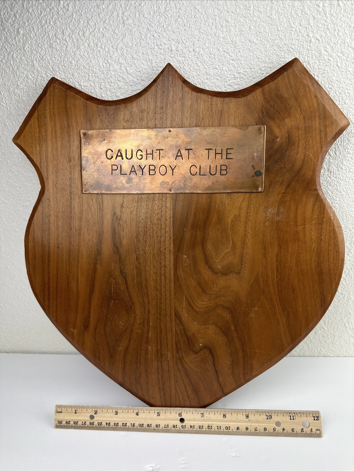 HUGH HEFNER BUNNY WOOD HANDMADE PLAQUE CAUGHT AT THE PLAYBOY CLUB PICTURE