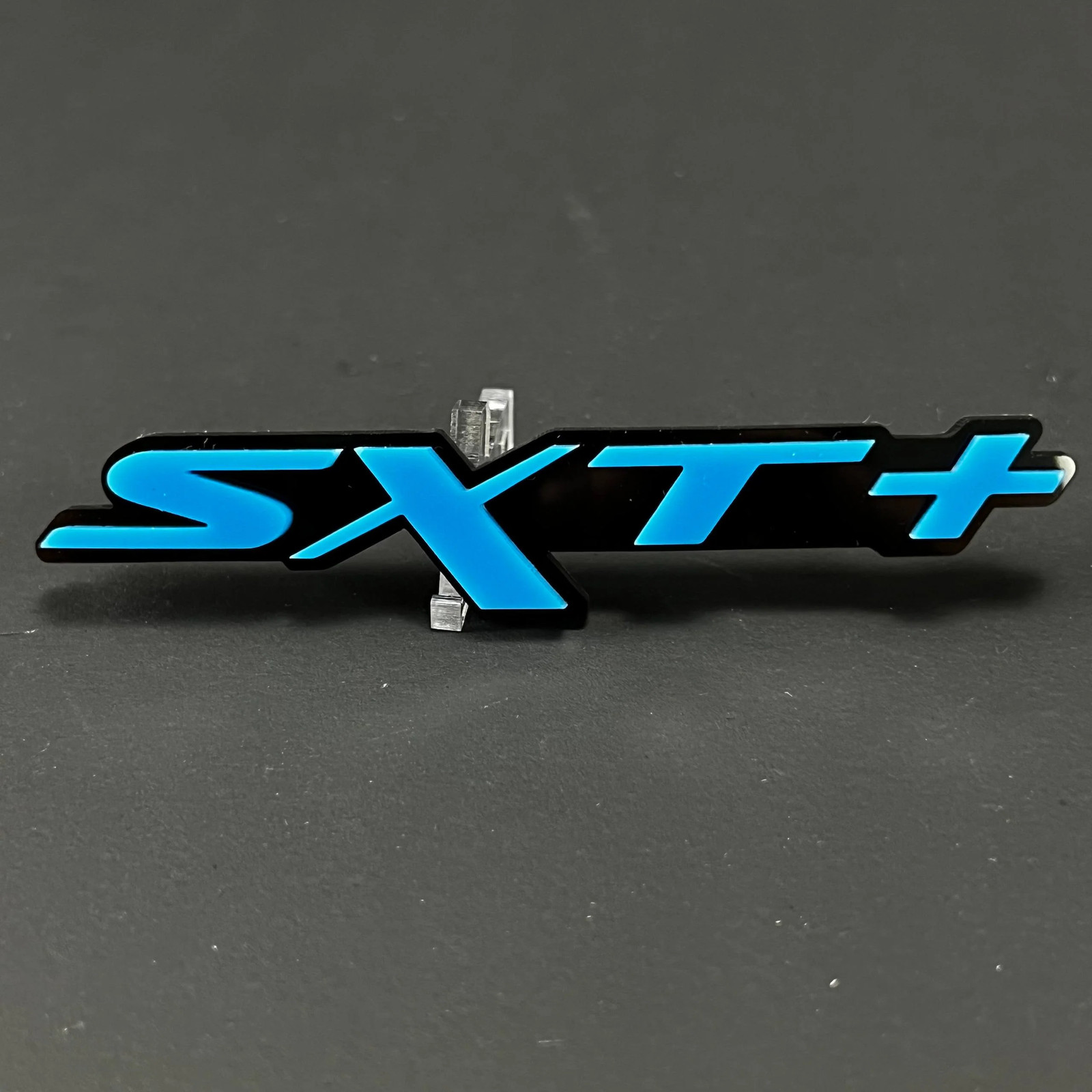1PC SXT 3D Acrylic Badge - Car Truck Emblem Fender Tailgate Trunk Sticker 1PC SXT 3D Acrylic Badge - Car Truck Emblem Fender Tailgate Trunk Sticker