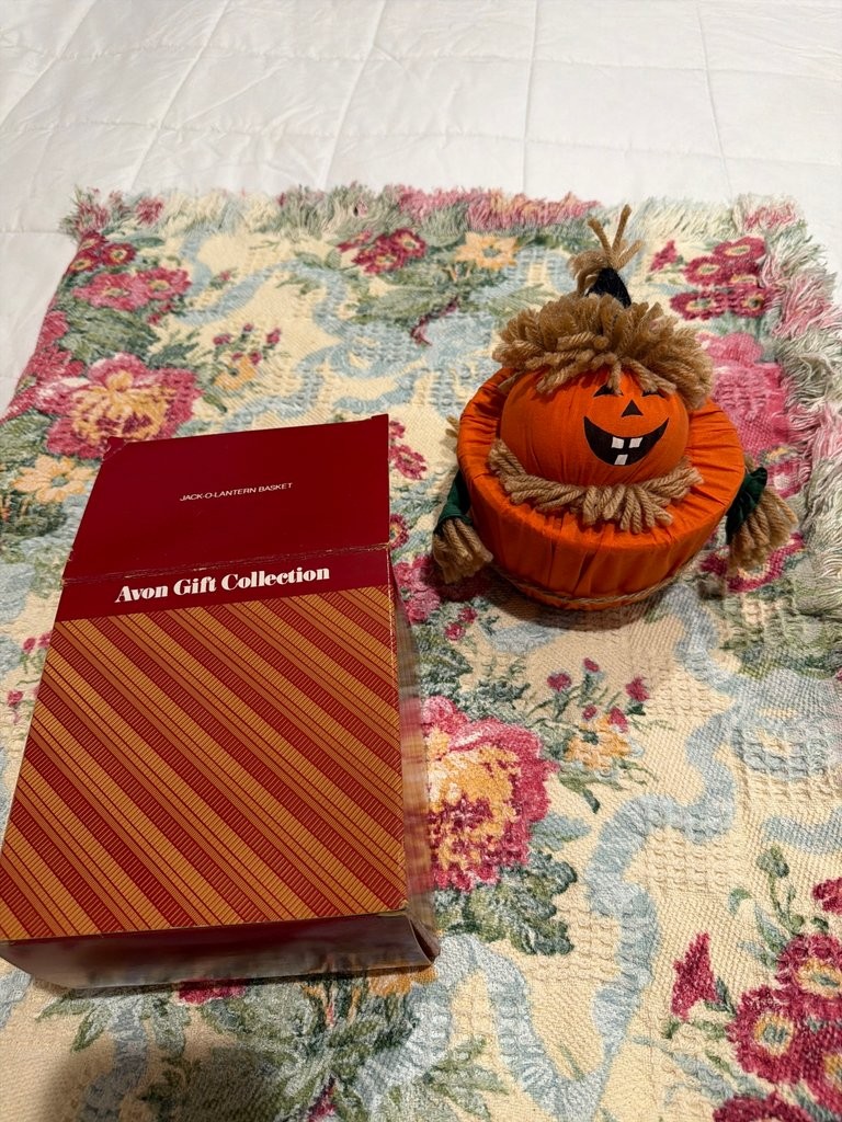 Avon Gift Collection Jack-O-Lantern Basket