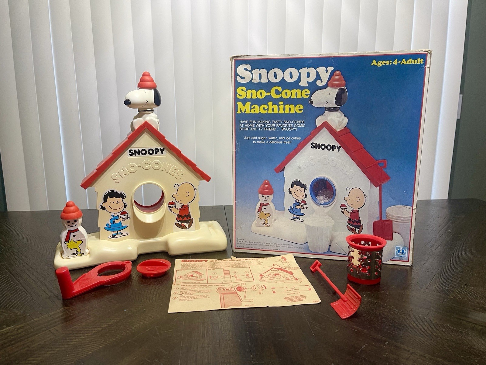 Vintage Snoopy Sno-cone Machine Hasbro 1979 Snow Cone Maker Shaved Ice