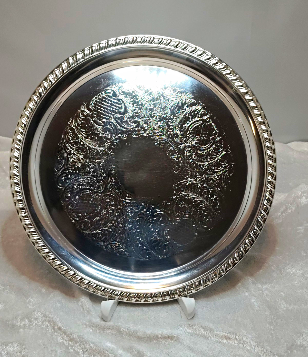 Vtg Leonard Silverplate Round Serving Platter Chased Floral Bar Tray Gadroon 12\