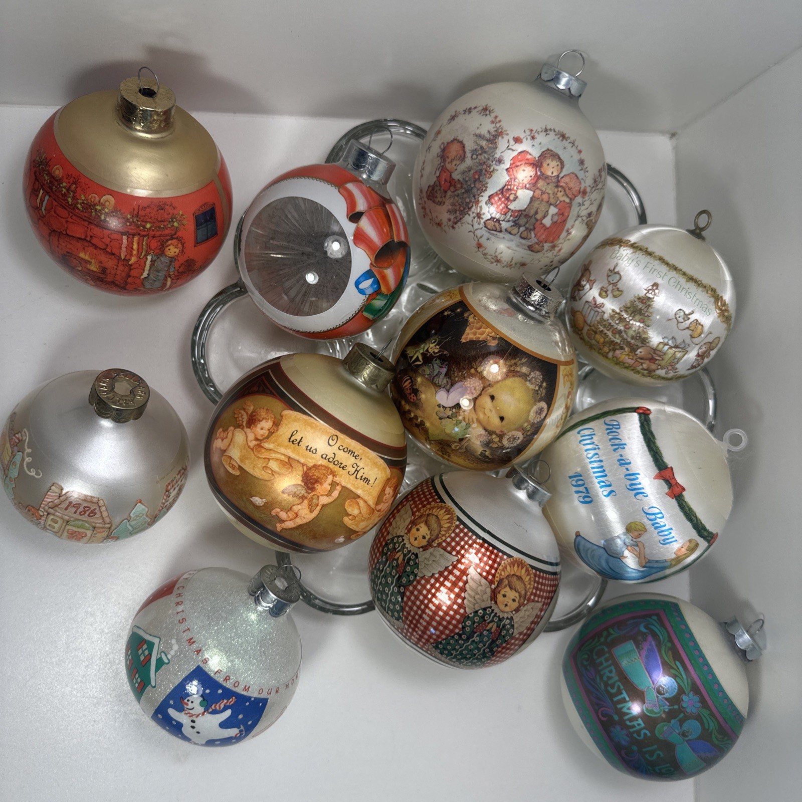 Hallmark & mix Lot Vint CHRISTMAS ORNAMENTS Glass, Satin, mix materials,70s 80s 
