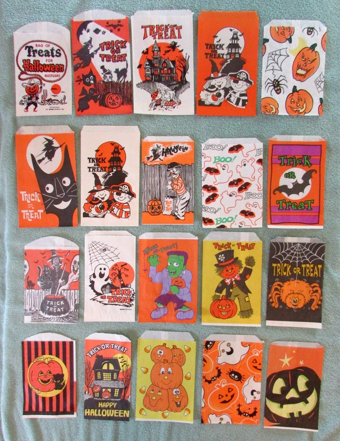 20 Vintage Halloween Paper Trick or Treat Candy Bag Lot Cowboy Haunted House JOL