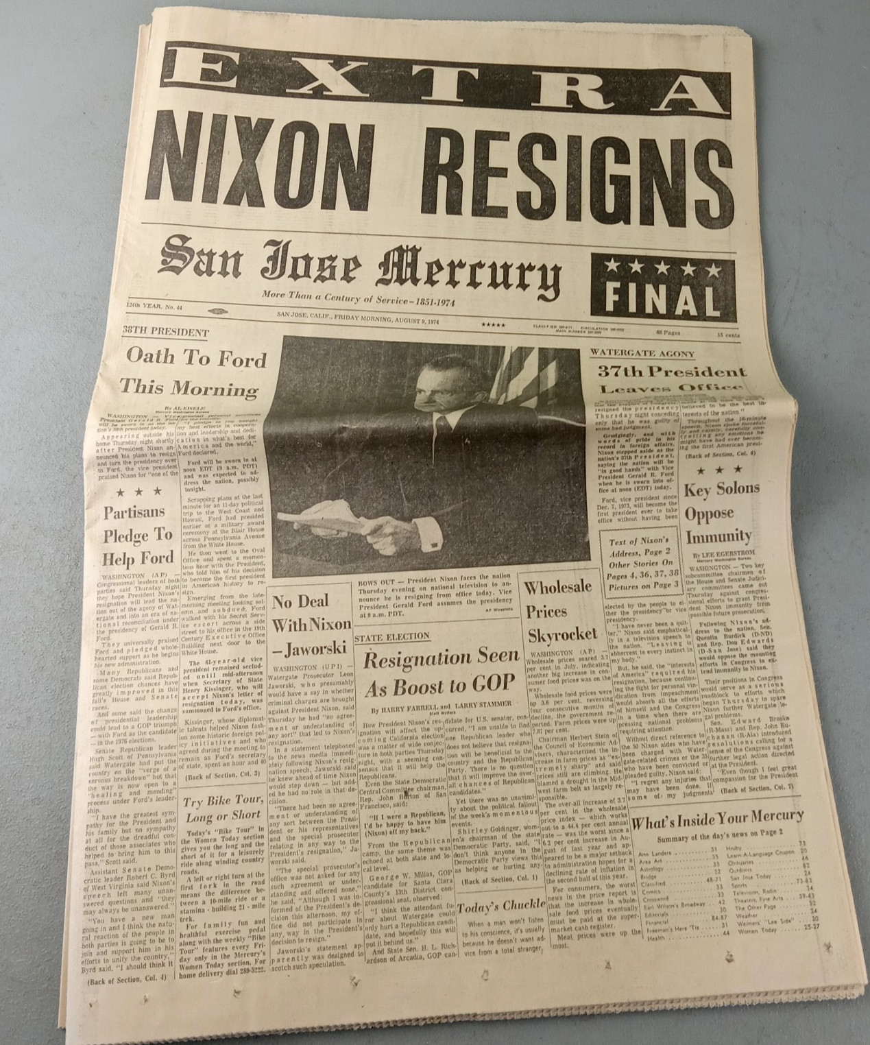 August 9, 1974 SAN JOSE MERCURY Full Newspaper EXTRA NIXON RESIGNS Watergate