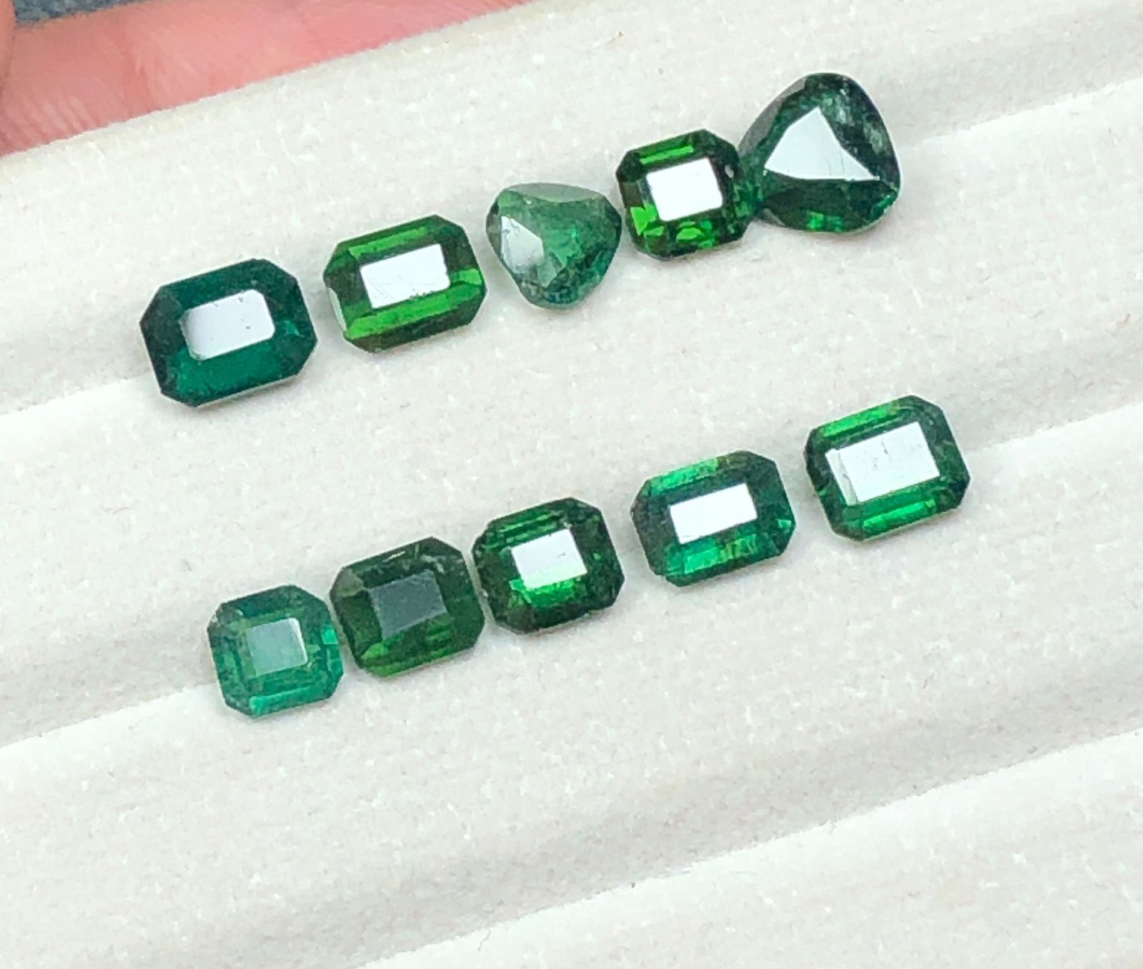 Green APATITE GEMSTONES - 13.5 Cts from AFRICA