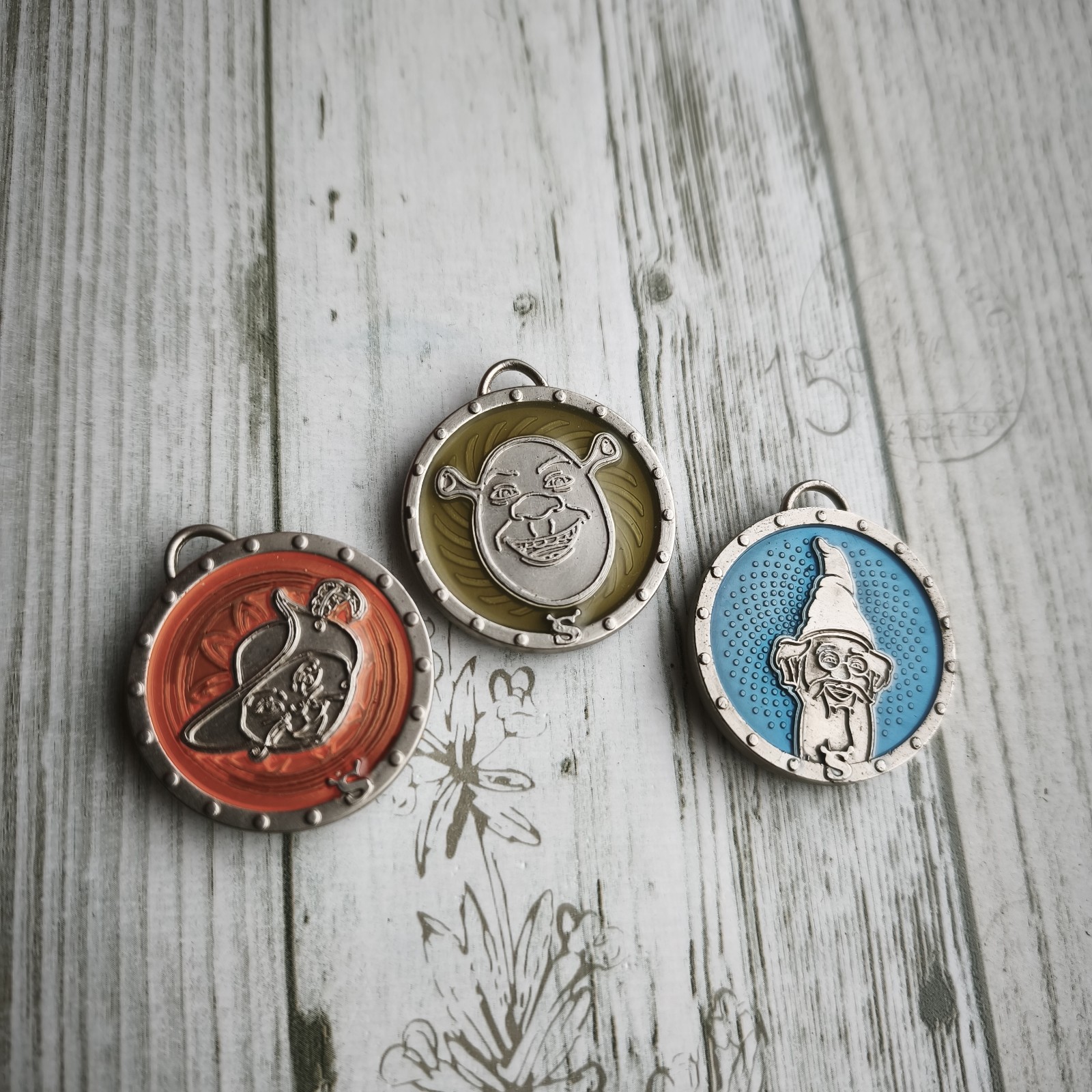 Shrek\'s Quests 2008 Set of 3 Medallions Collectible Amulet Shrek\'s Quests 2008 Set of 3 Medallions Collectible Amulet