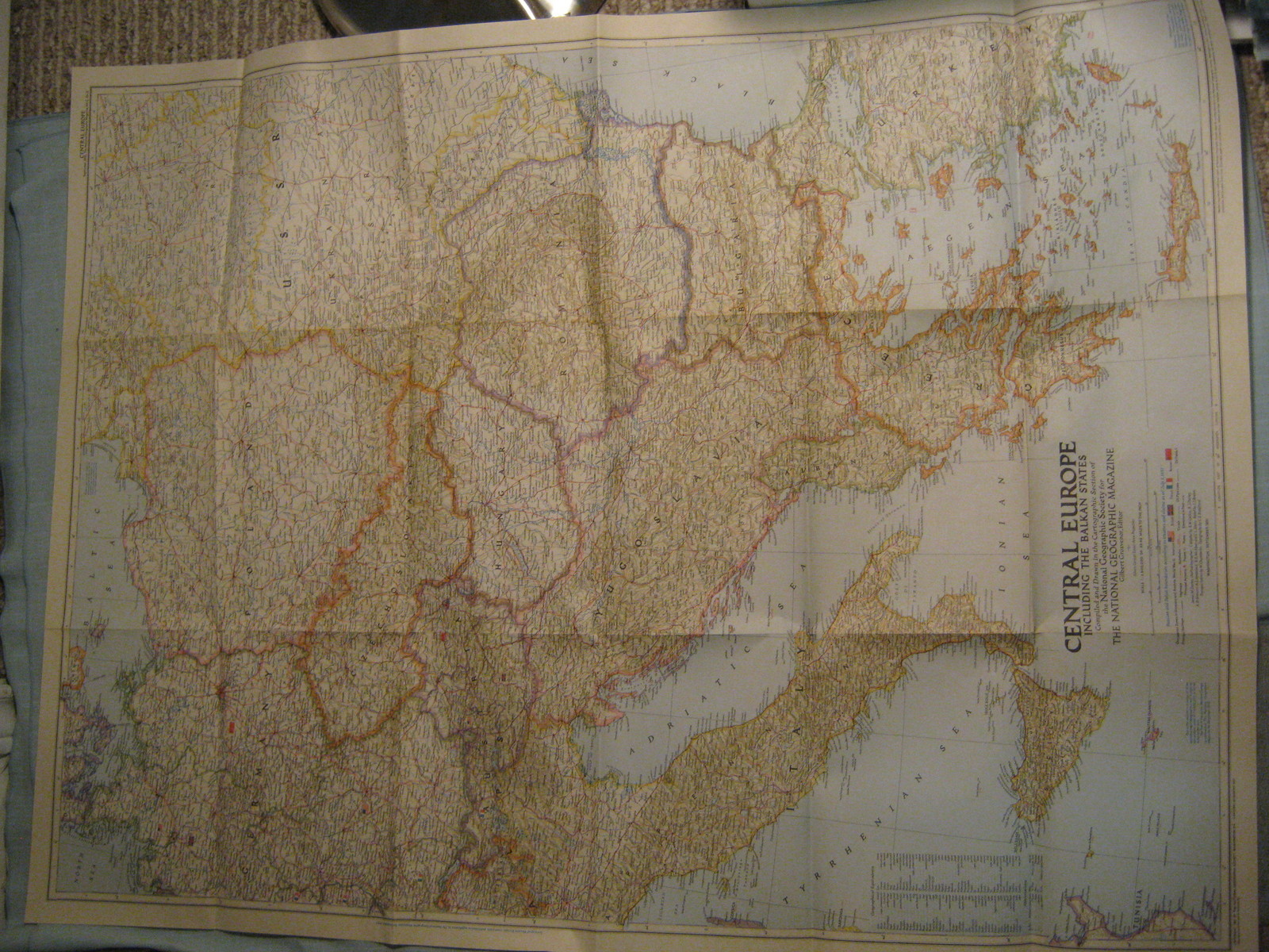 VINTAGE CENTRAL EUROPE WITH THE BALKAN STATES MAP National Geographic Sept. 1951